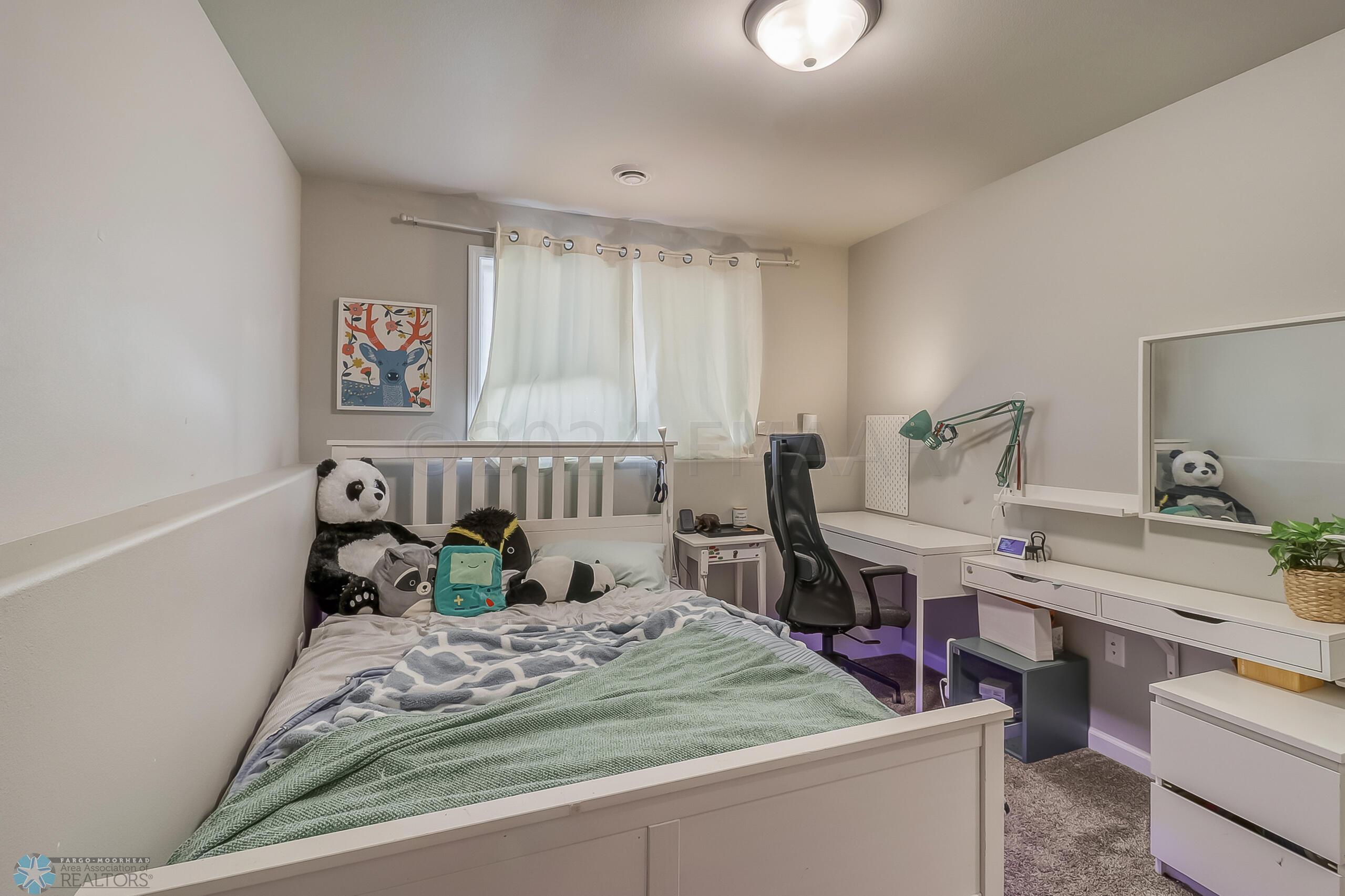 Basement Bedroom1_2