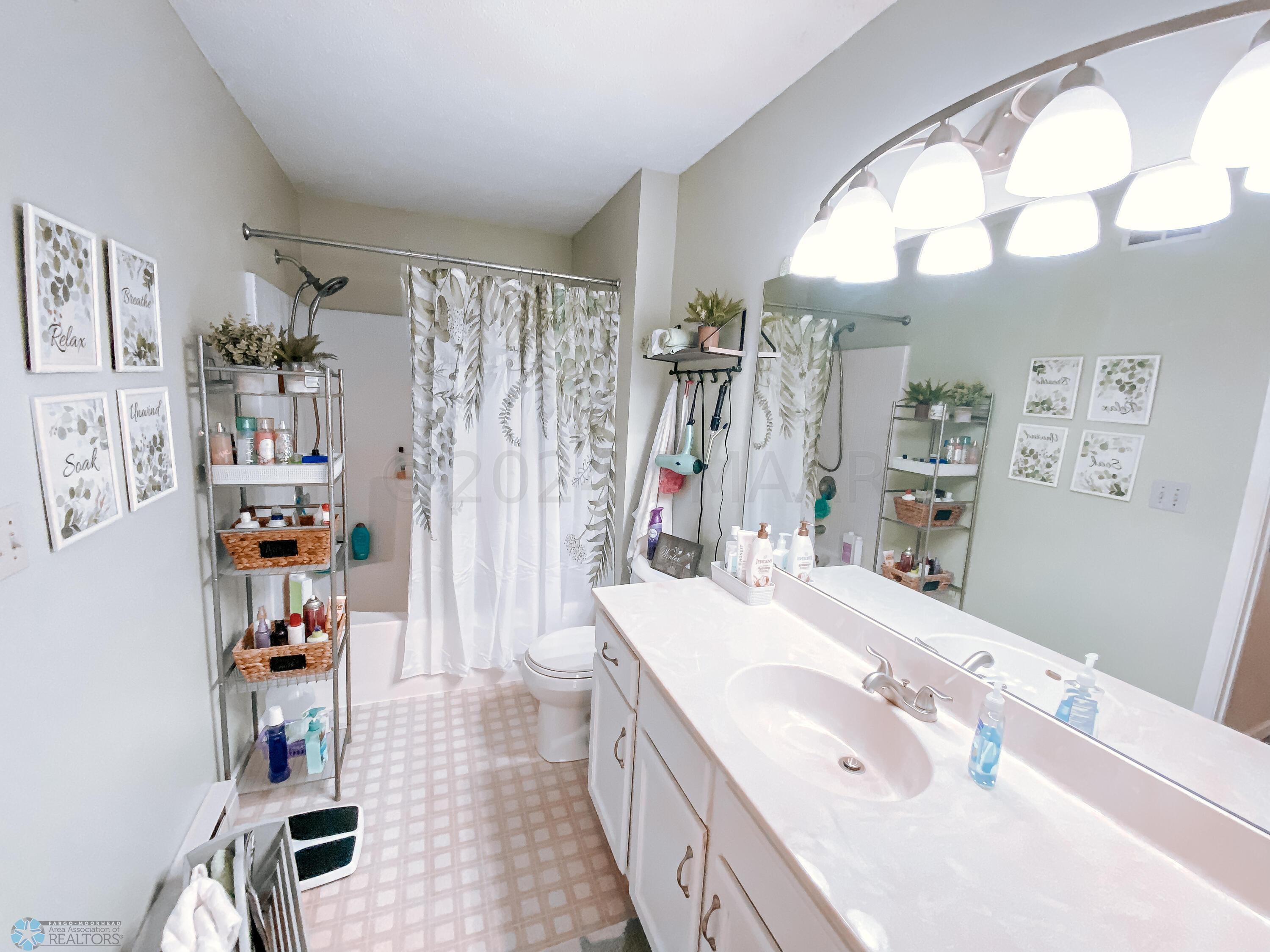 Hollywood Bathroom