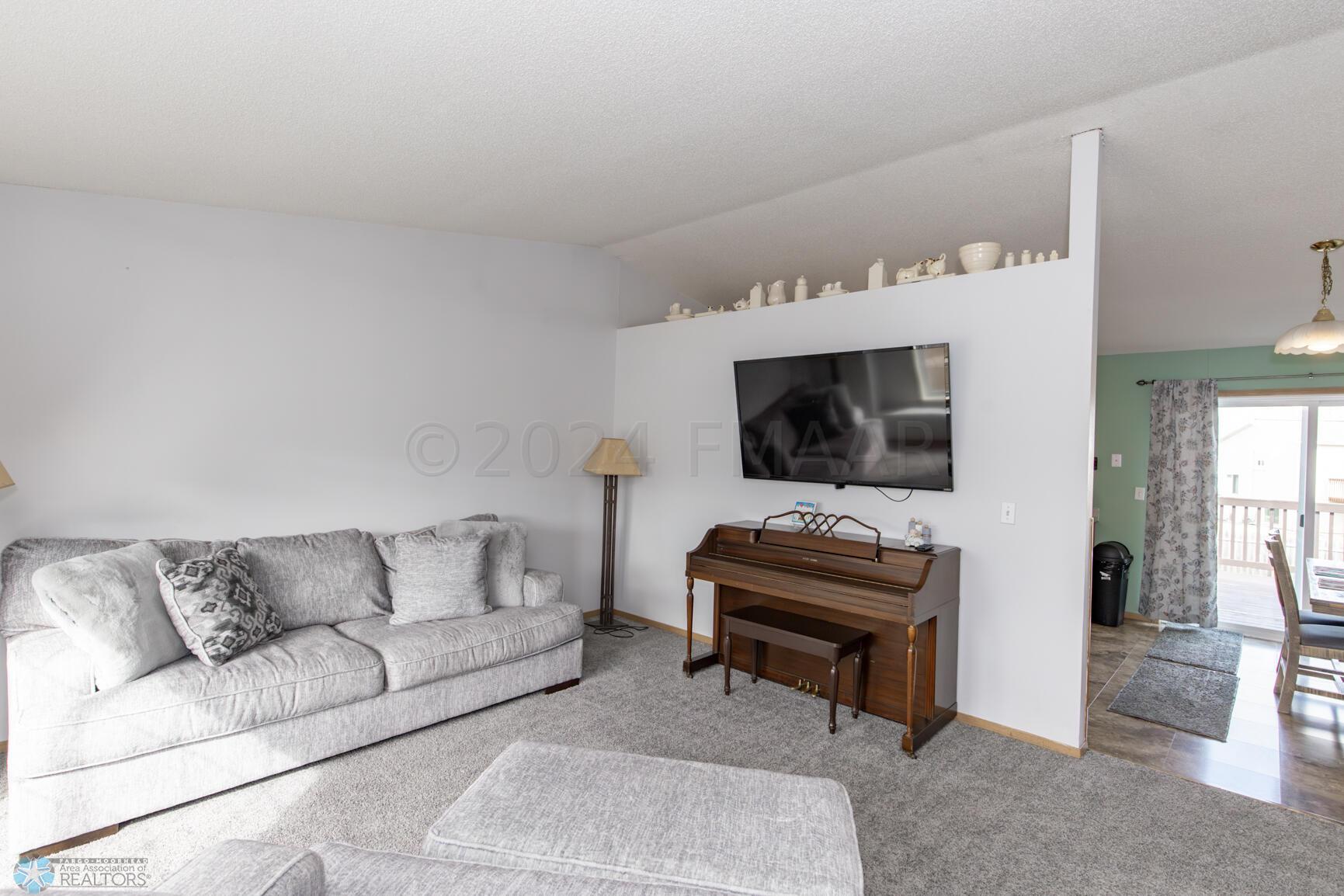 LivingRoom4