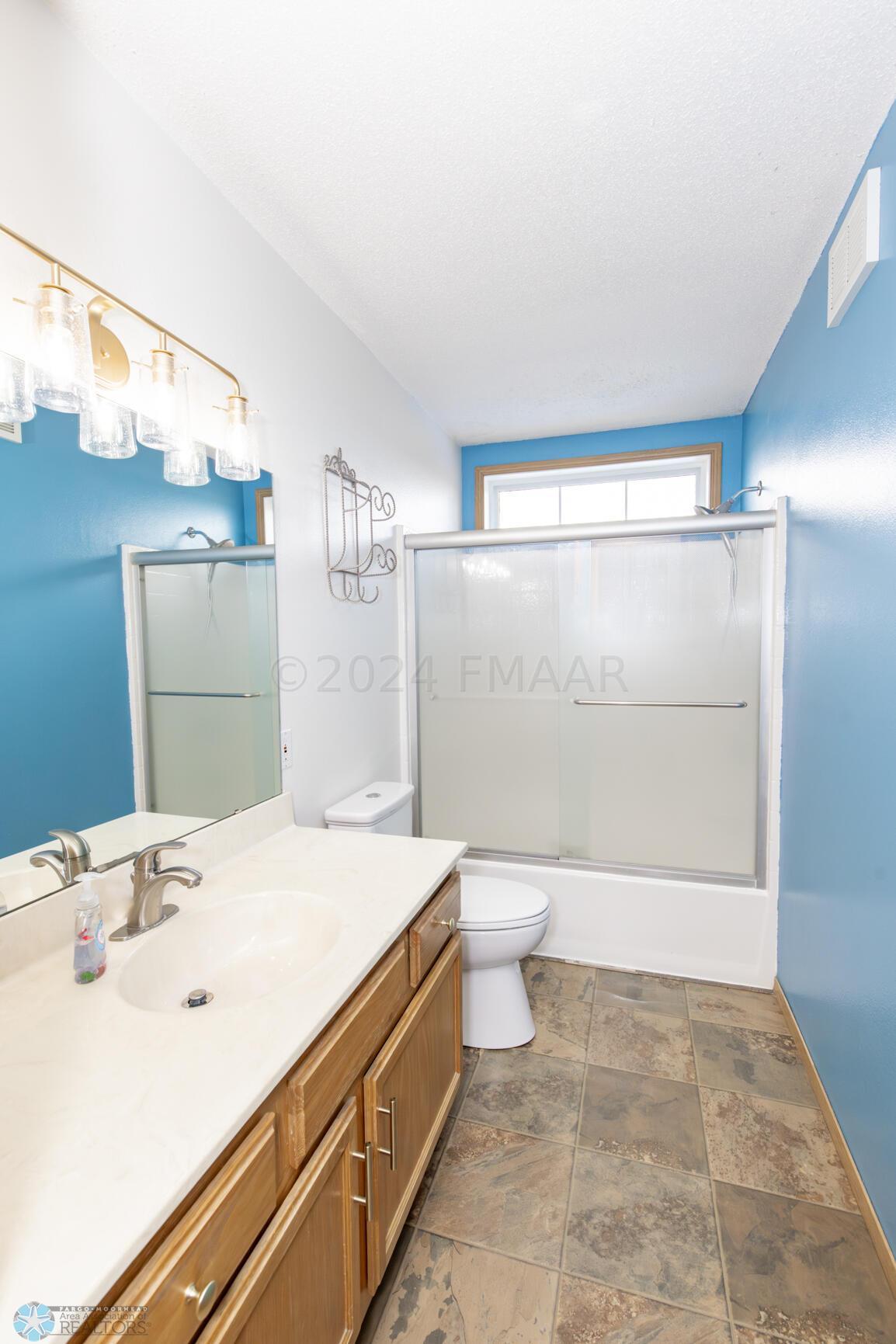 1stBathroomFull2