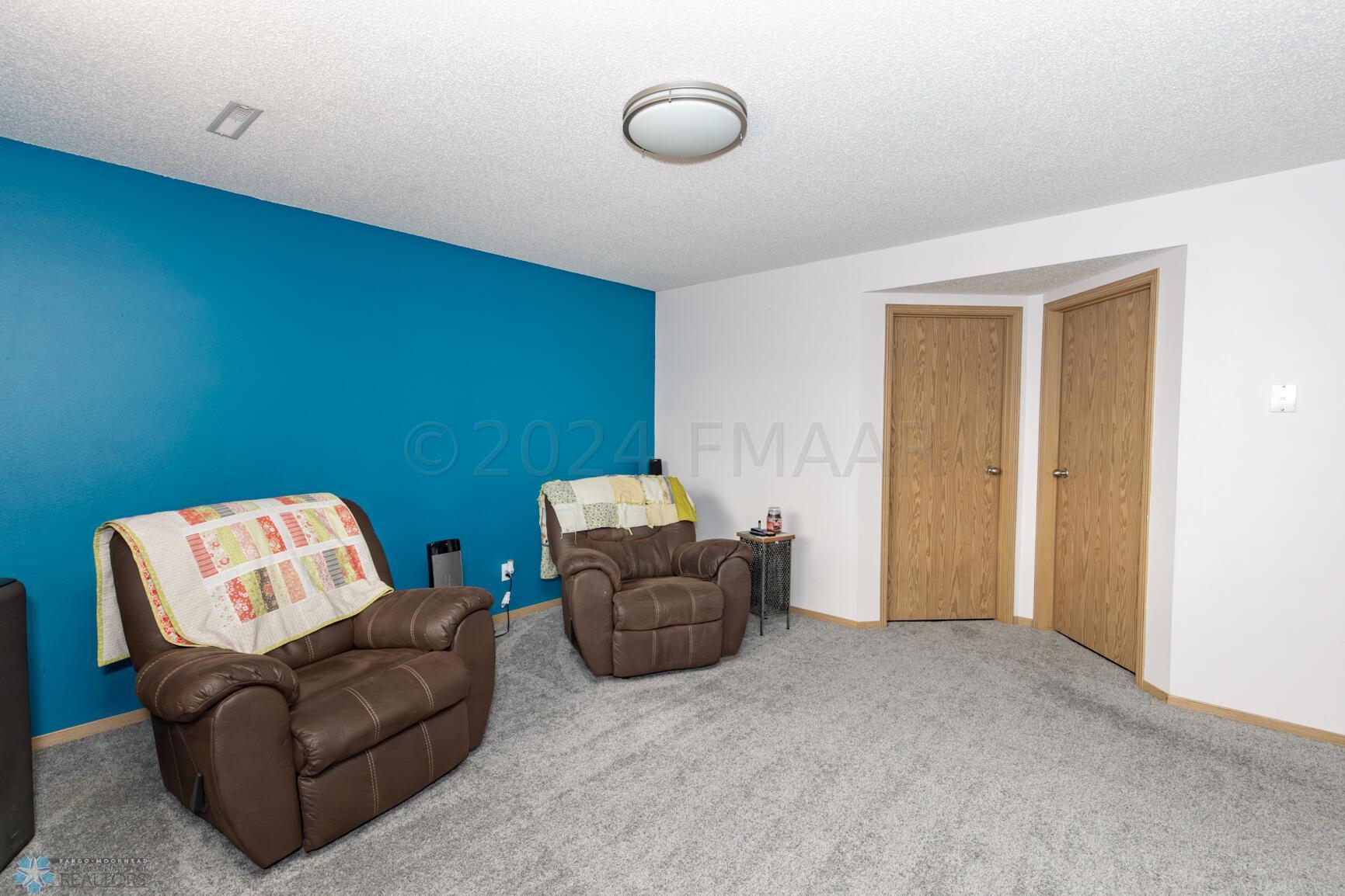 FamilyRoom2