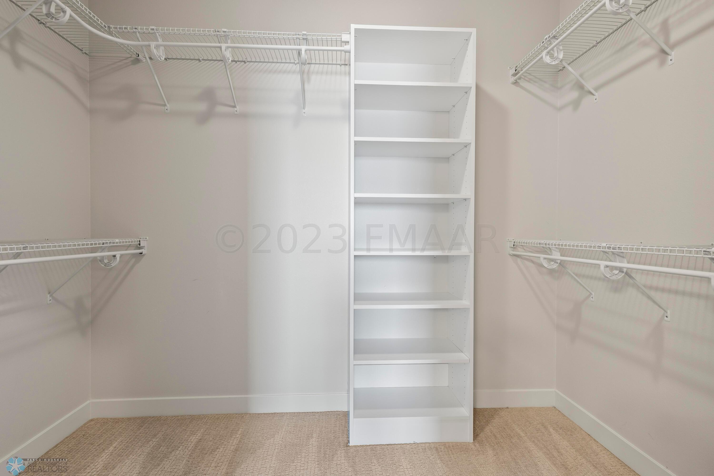 Walk-In-Closet