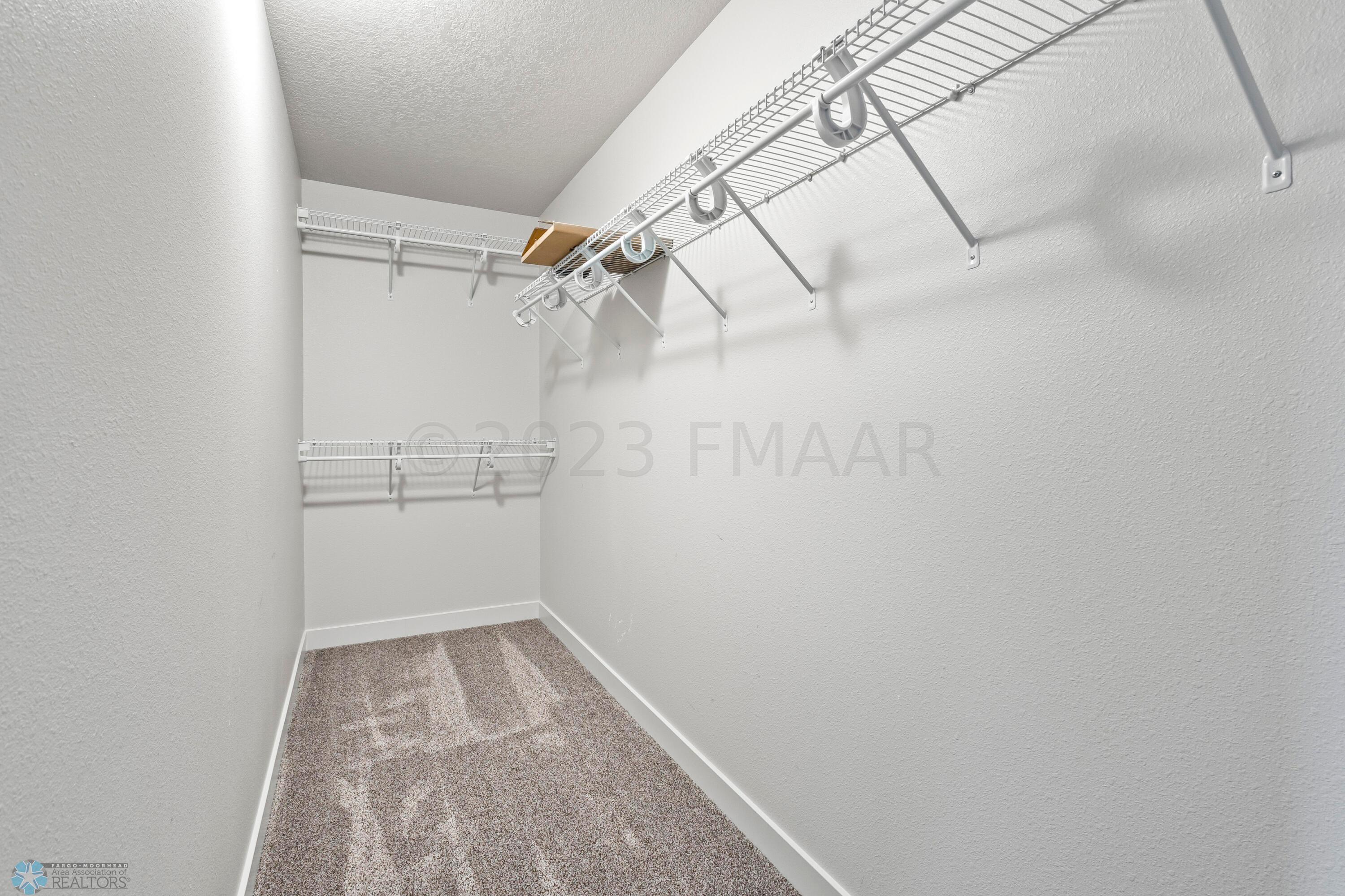Walk-In-Closet