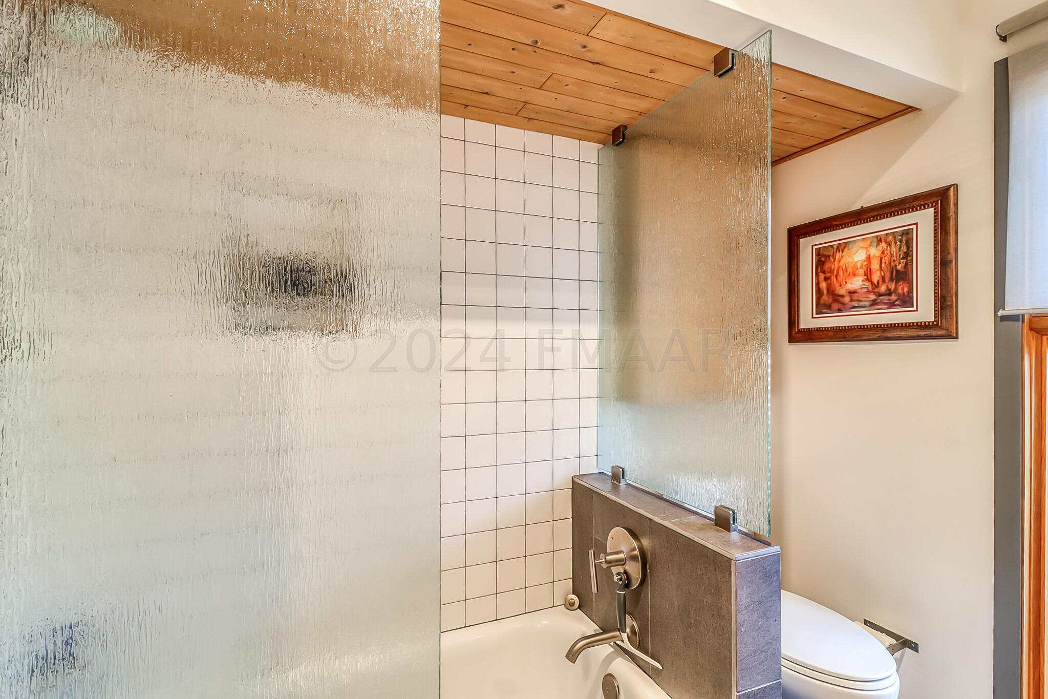 Bathroom1_2