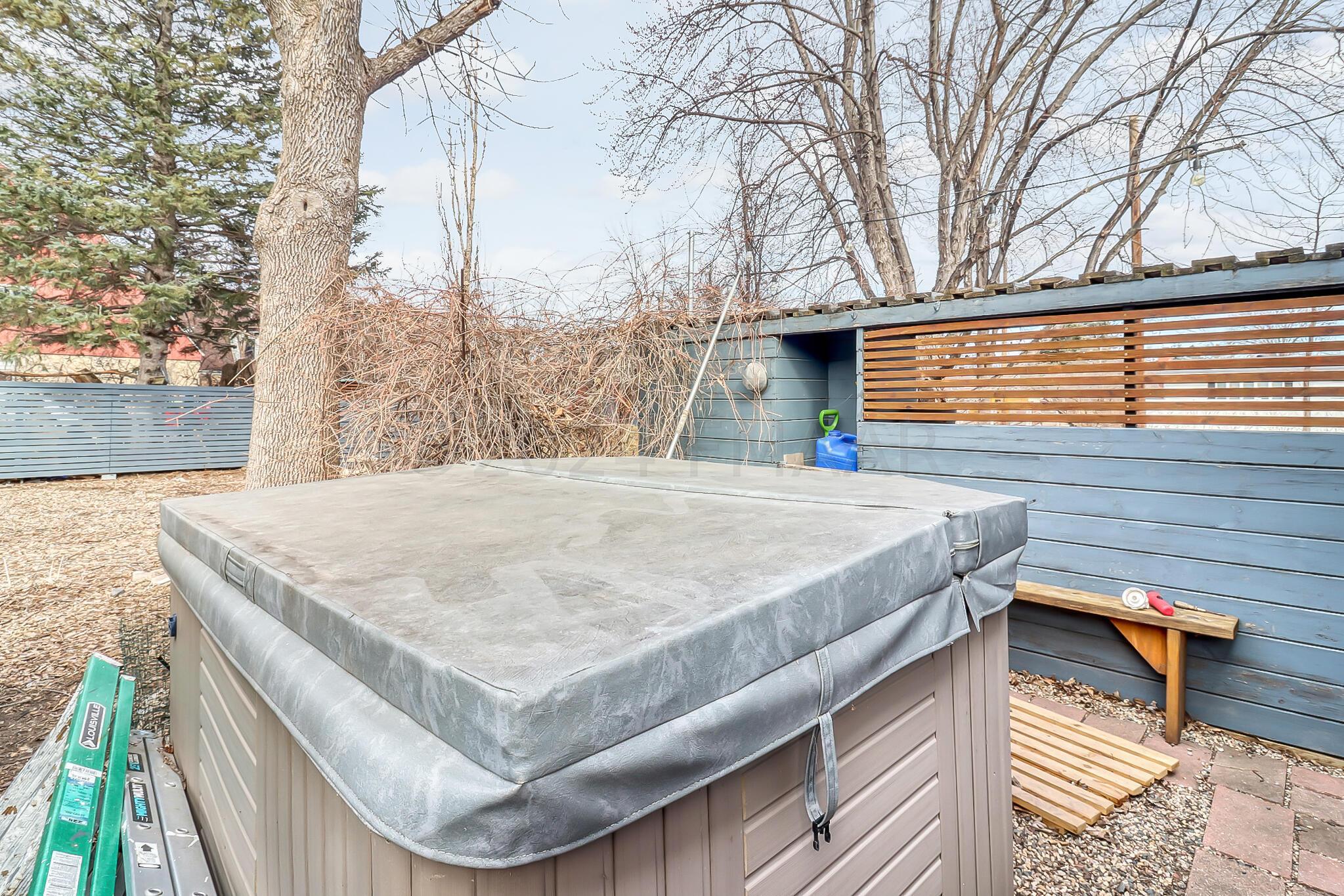 Backyard_Hottub1_1