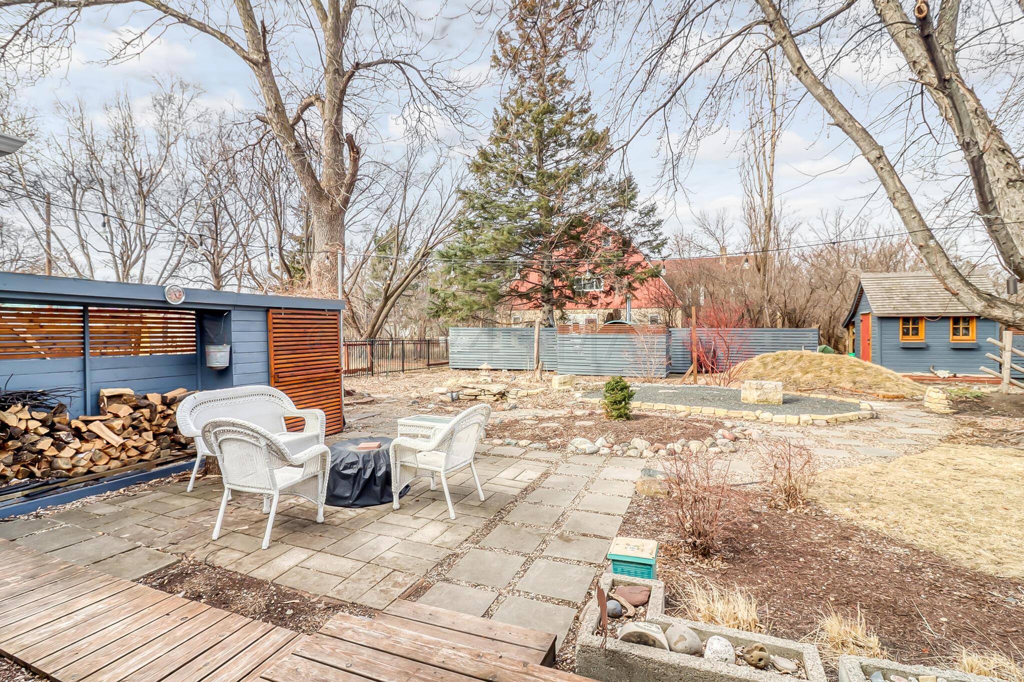Backyard1_3