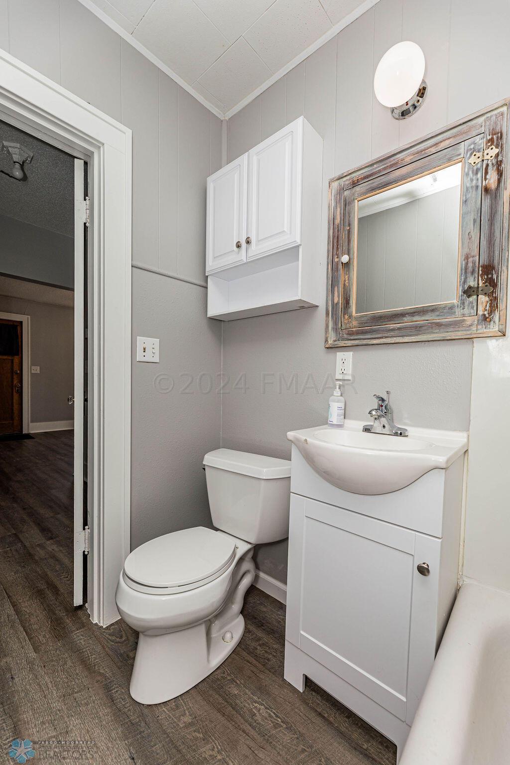 Main Fl Bathroom