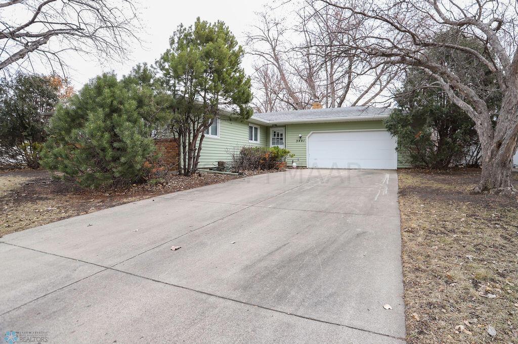 3401 1st St N, Fargo
