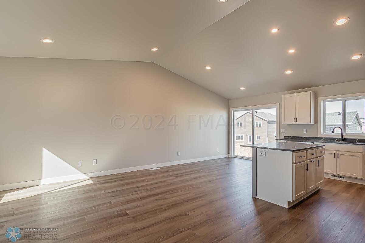 1128 Jill Dr W, West Fargo, ND 58078-02