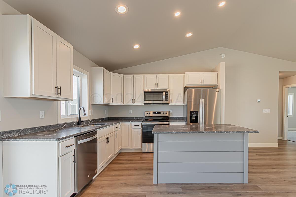 1128 Jill Dr W, West Fargo, ND 58078-05