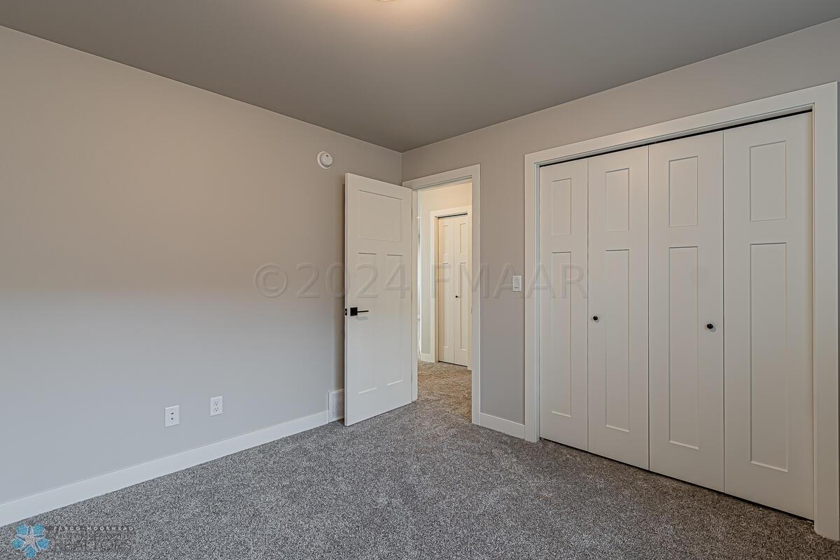 1128 Jill Dr W, West Fargo, ND 58078-19