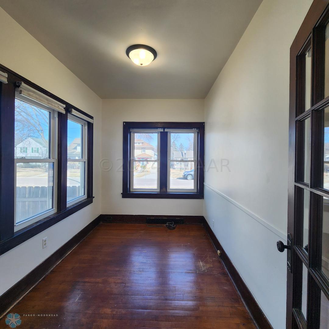 Office/den/potential 4th bed