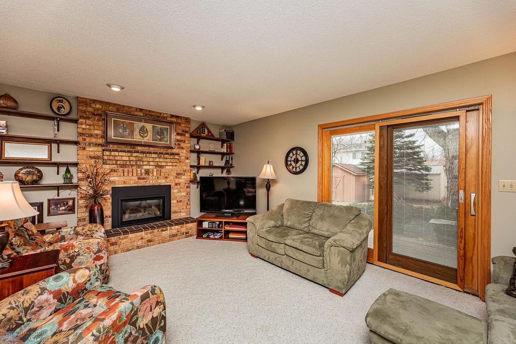 Patio Door to Back Yard