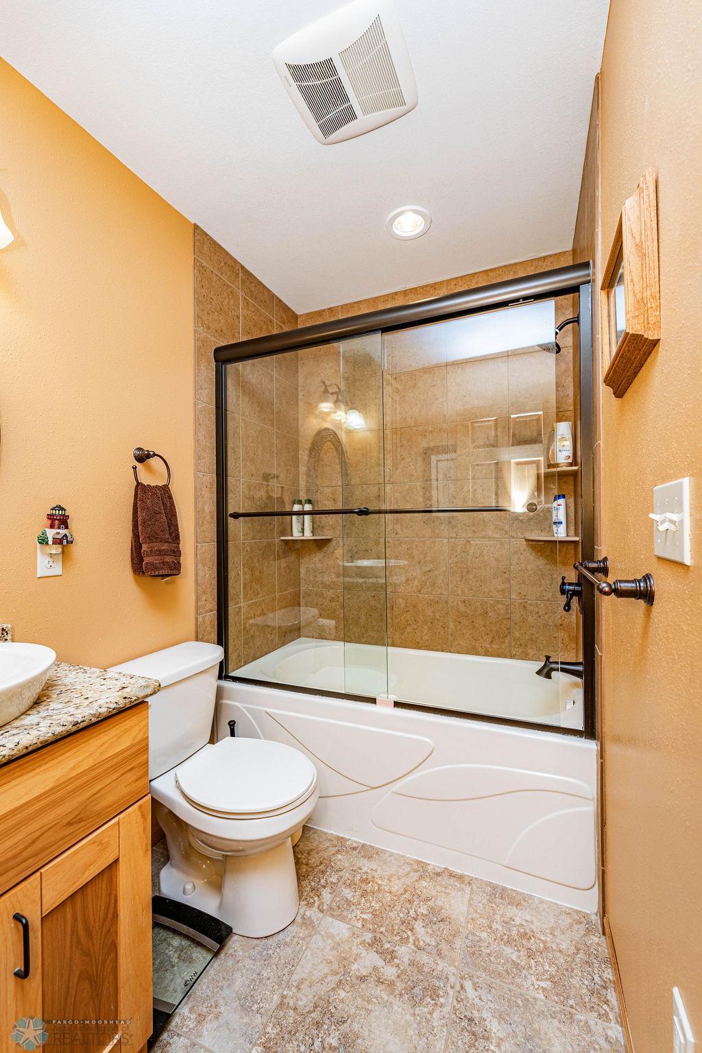 Upstairs Full Bath with Tub
