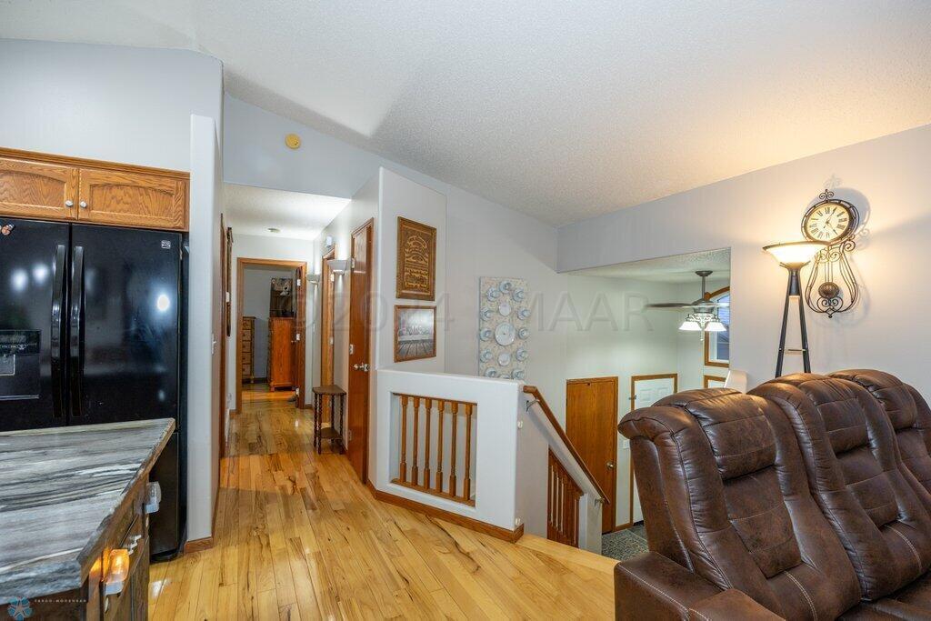 582-37.jpg-SMALL