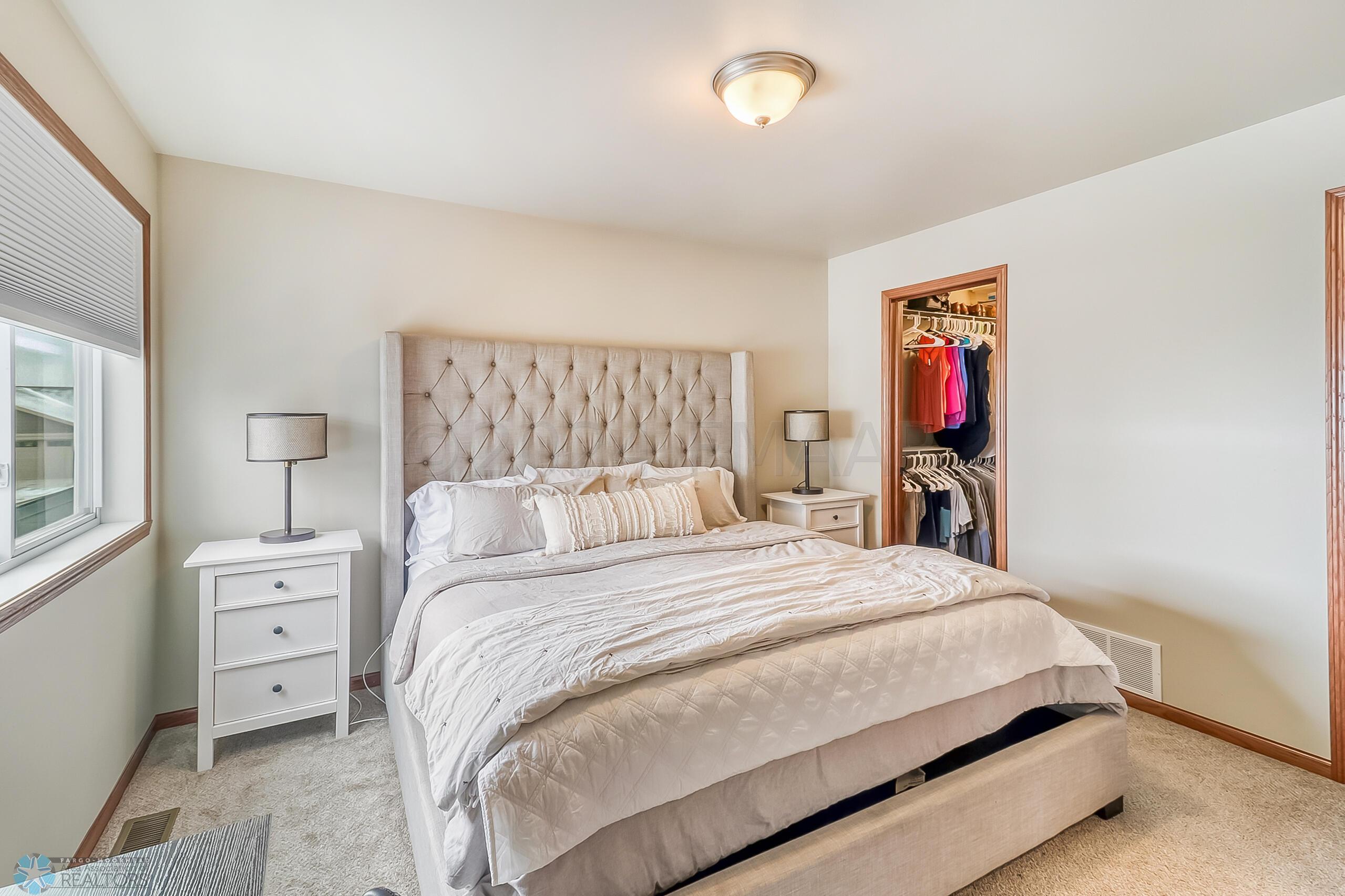 Primary Bedroom1_2