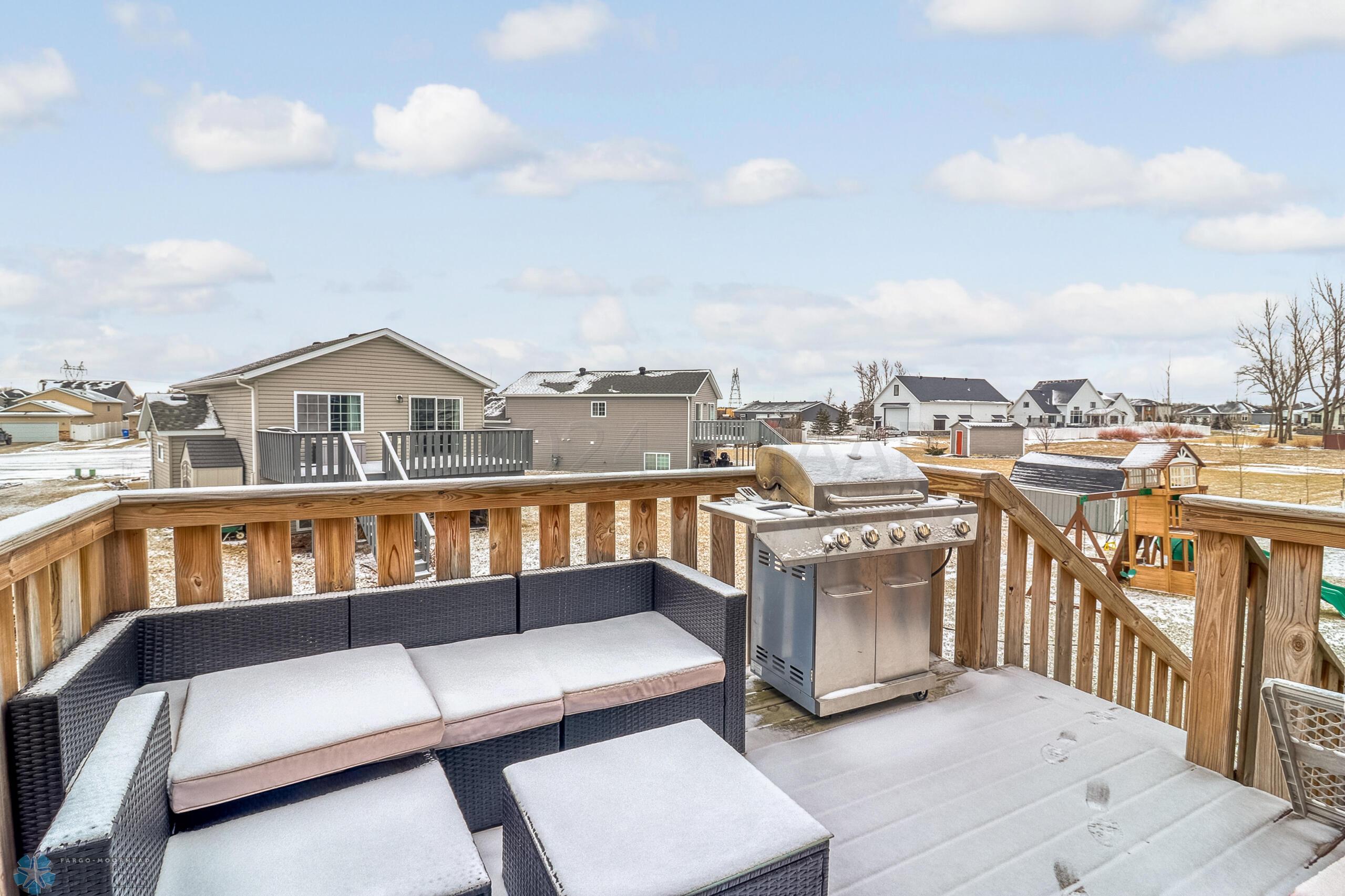 Backyard_deck