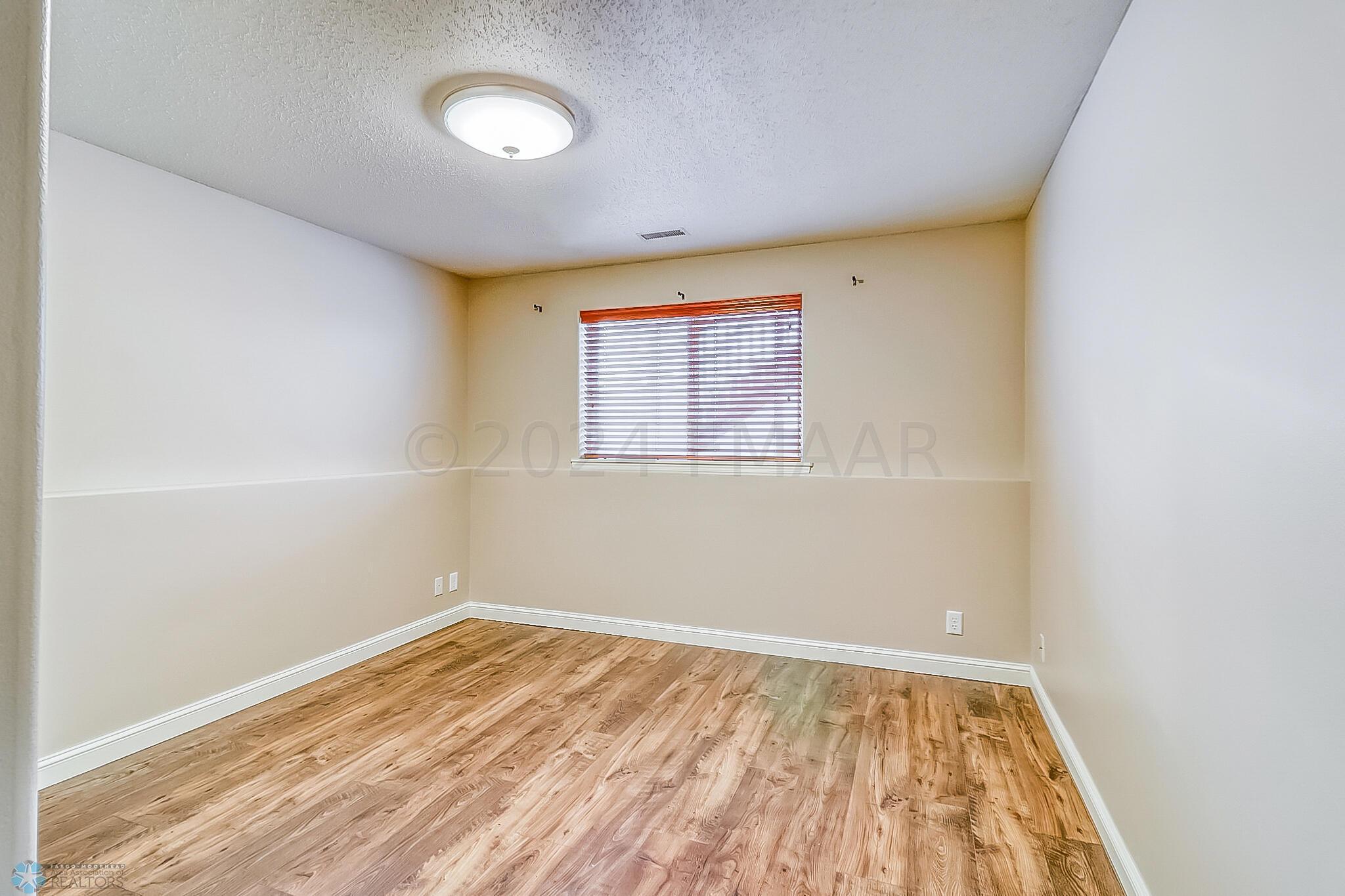 Basement Bedroom2_1