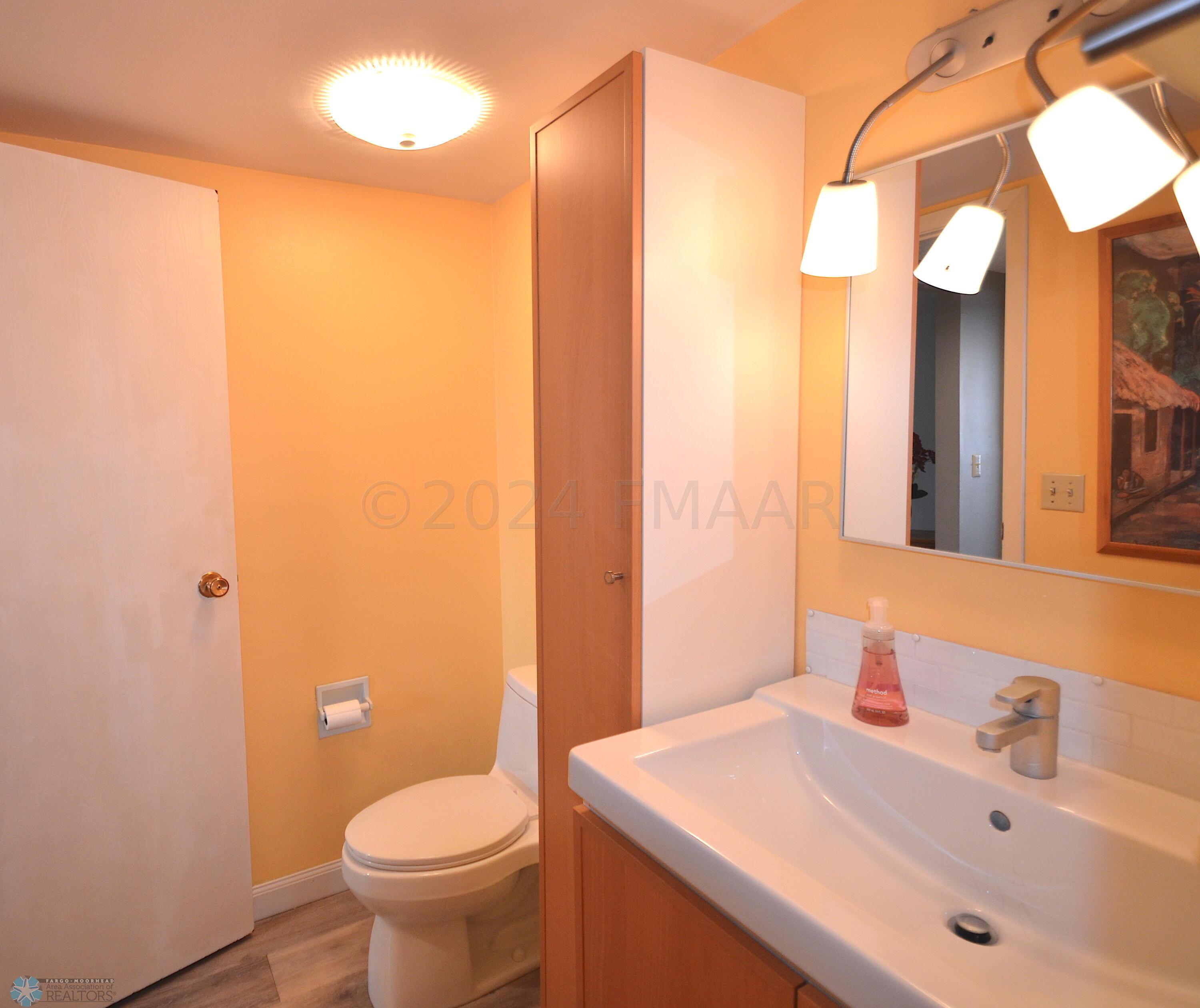1/2 Bath
