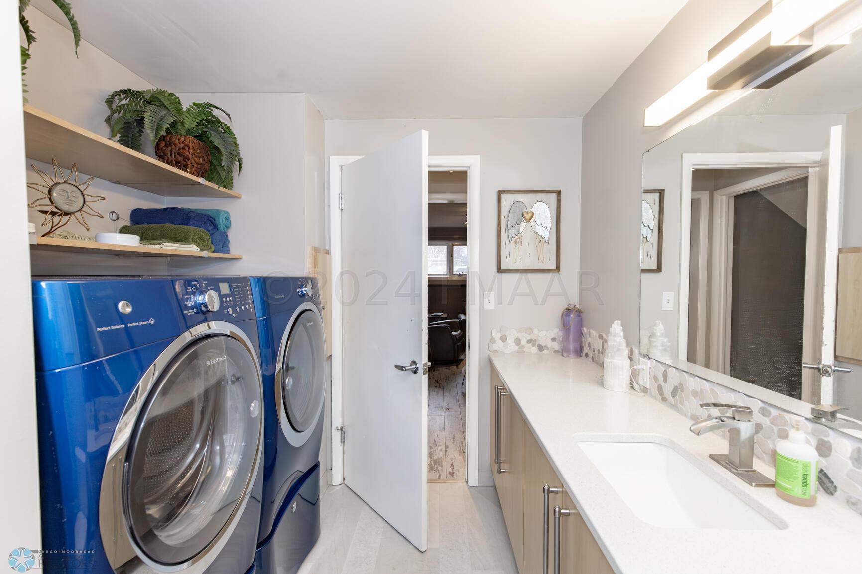 Bathroom 2/Laundry