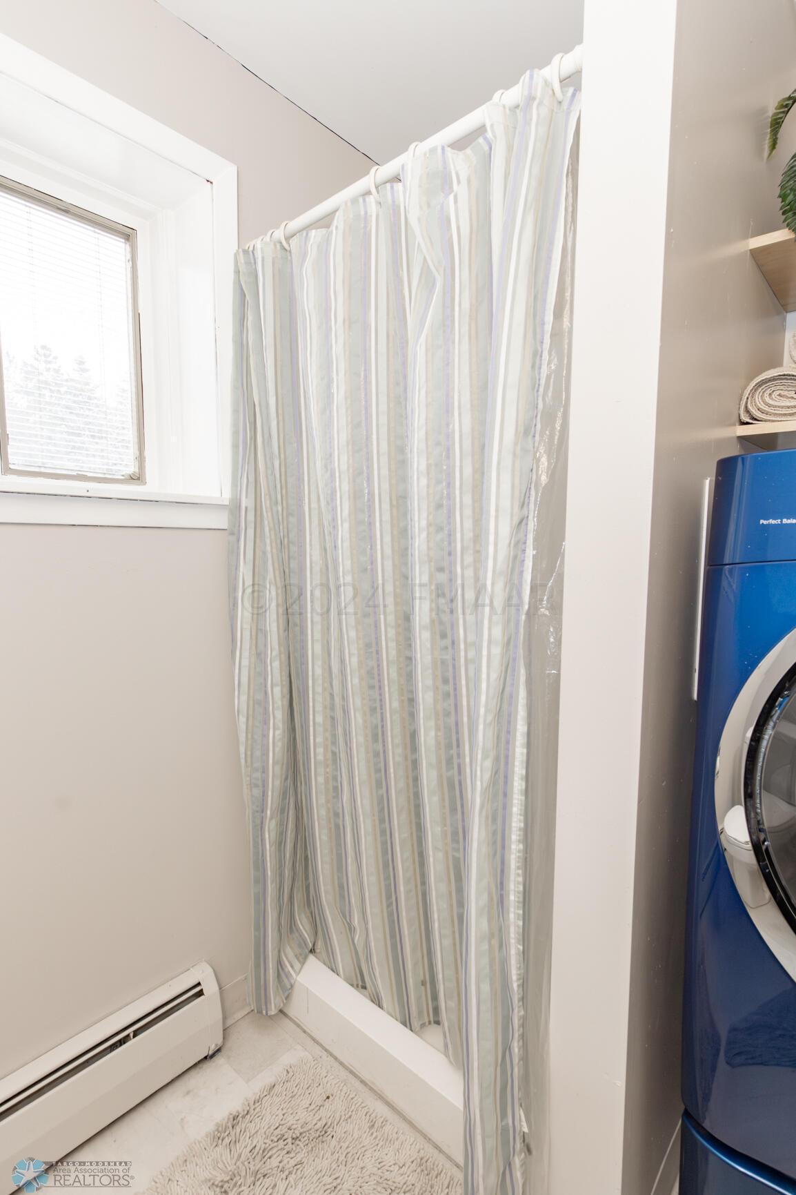 Bathroom 2/Laundry