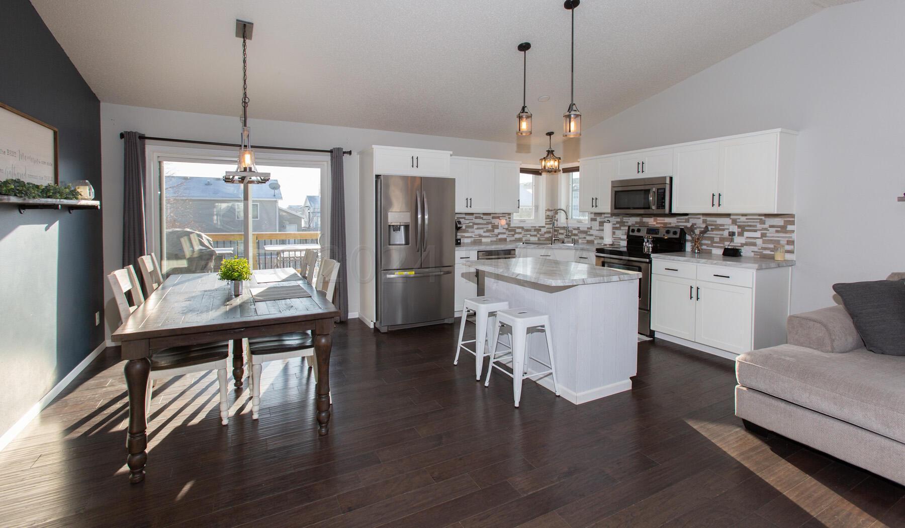 Dining/Kitchen