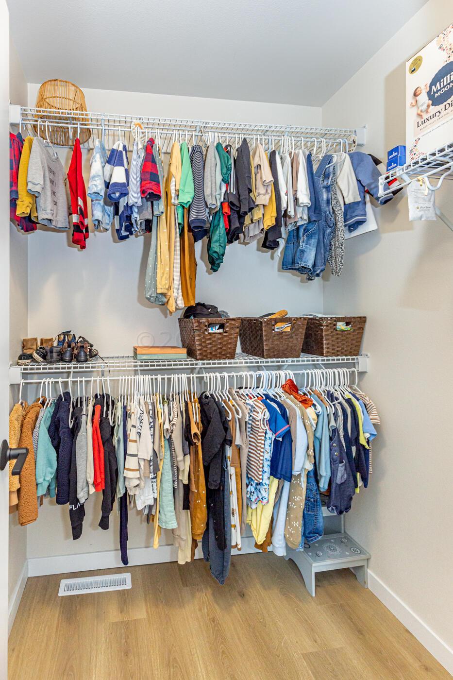 Walk-In-Closet