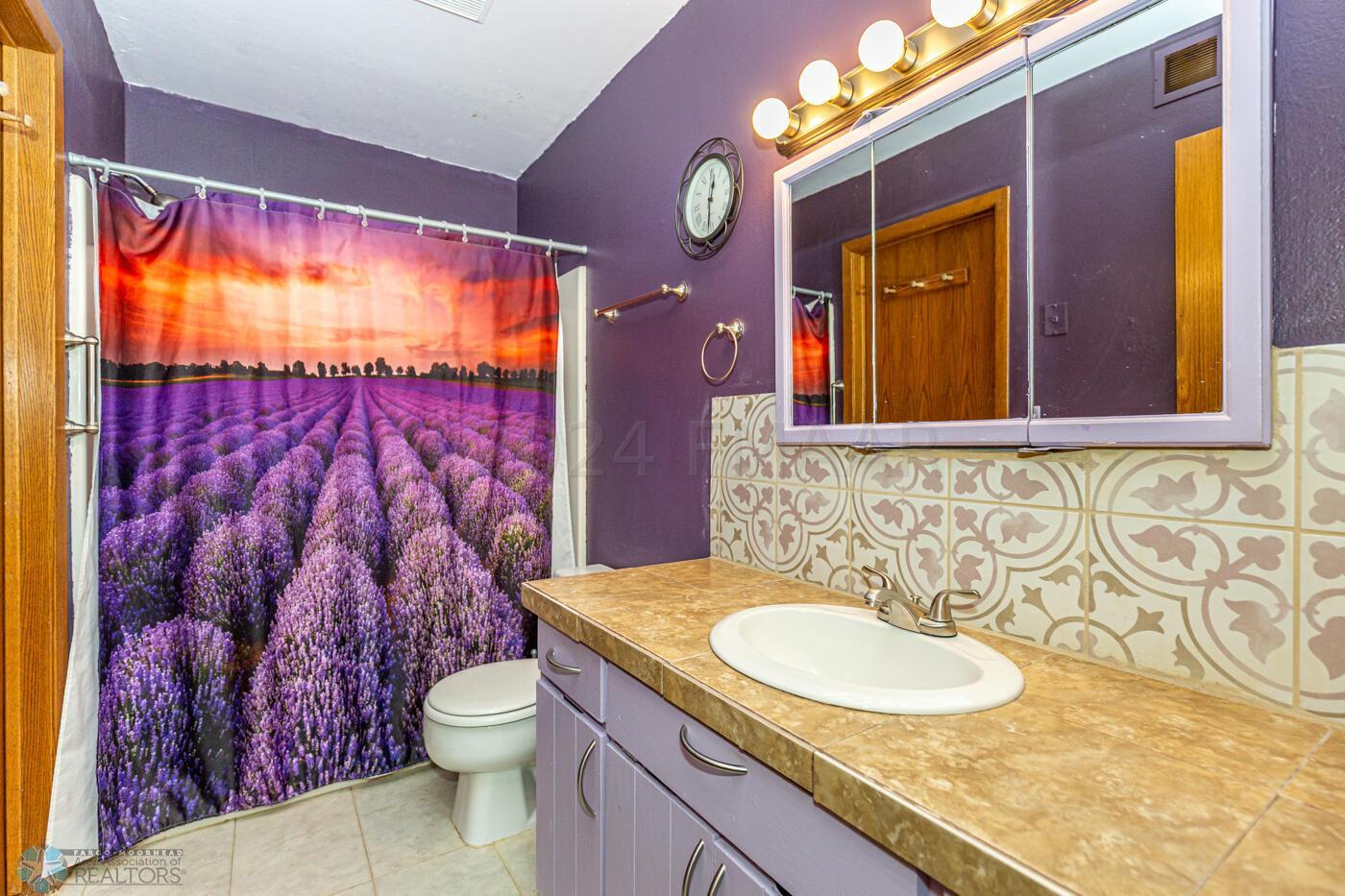 Full Hollywood Bath