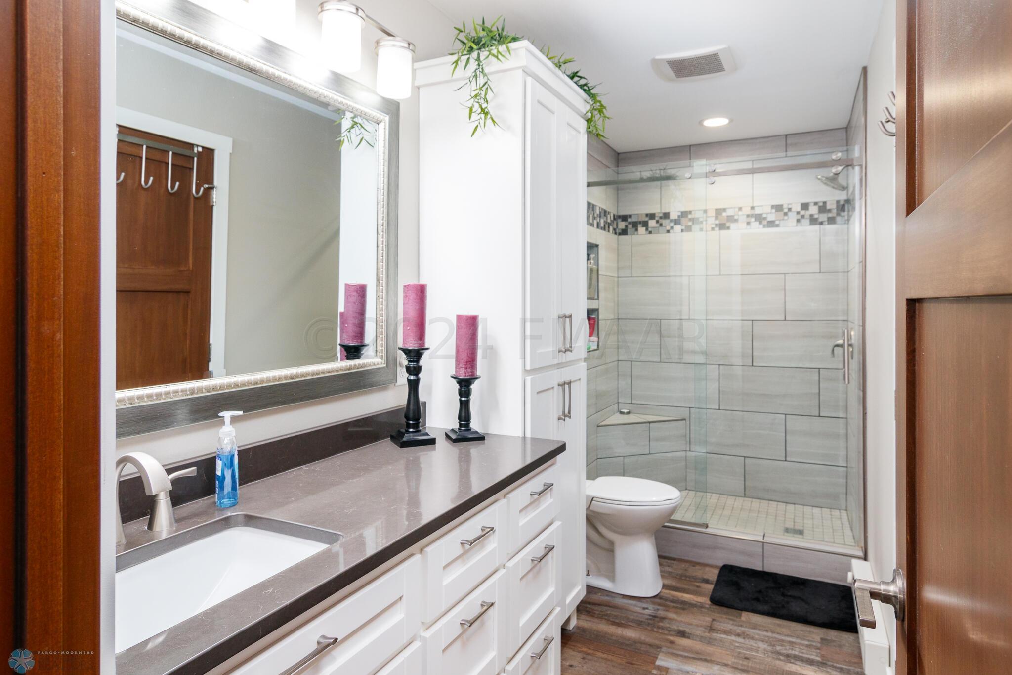 Hollywood Bathroom