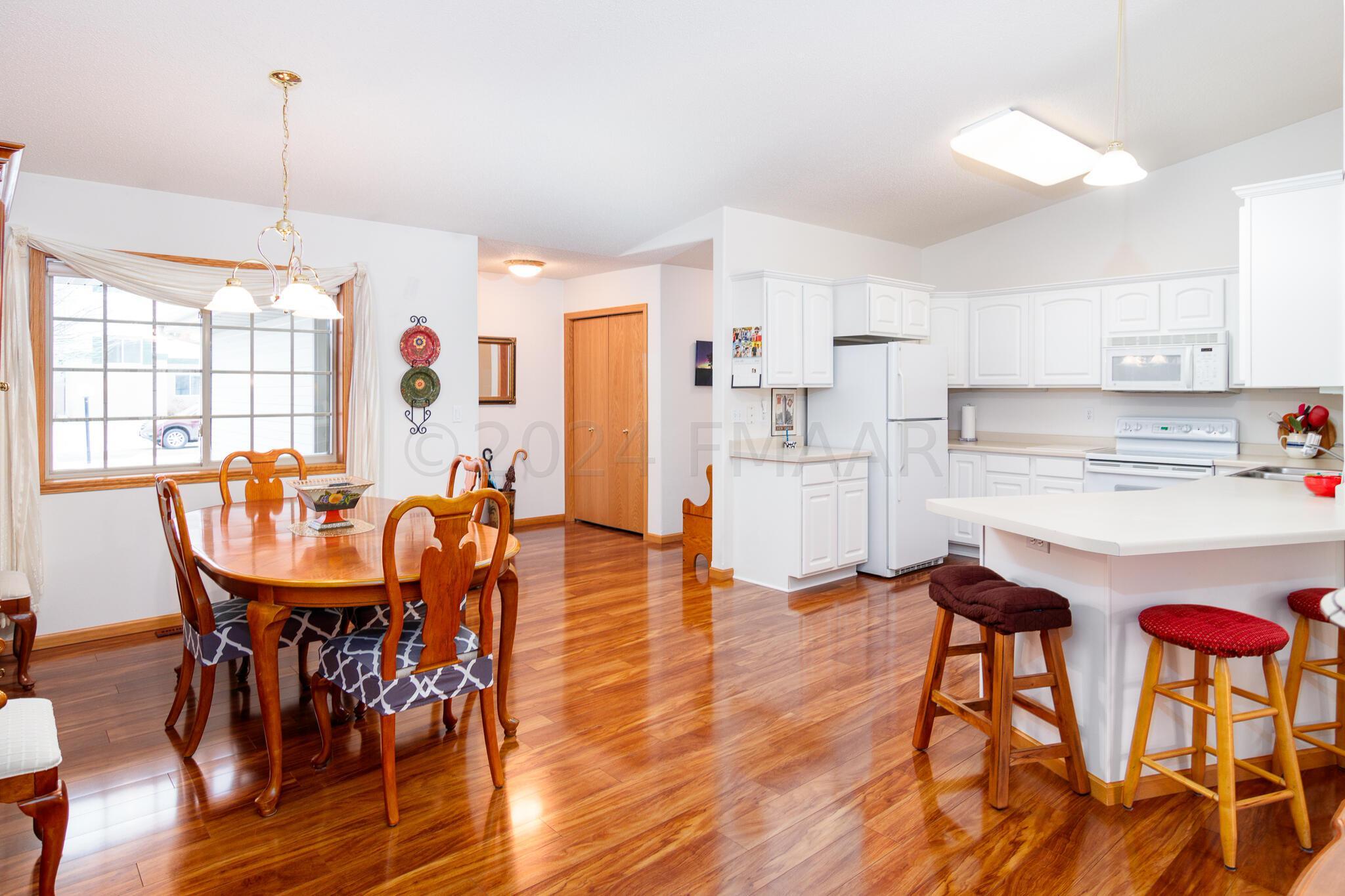Dining/Kitchen