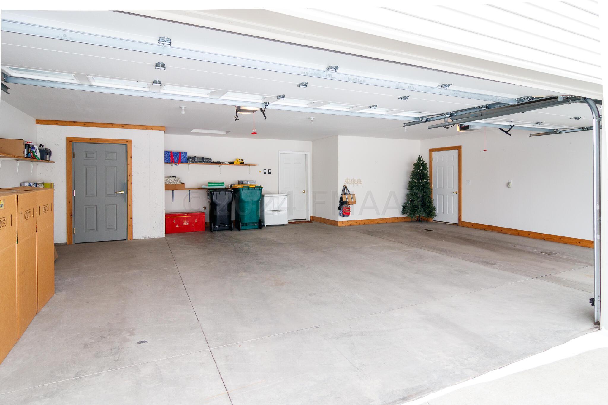 3 stall Garage