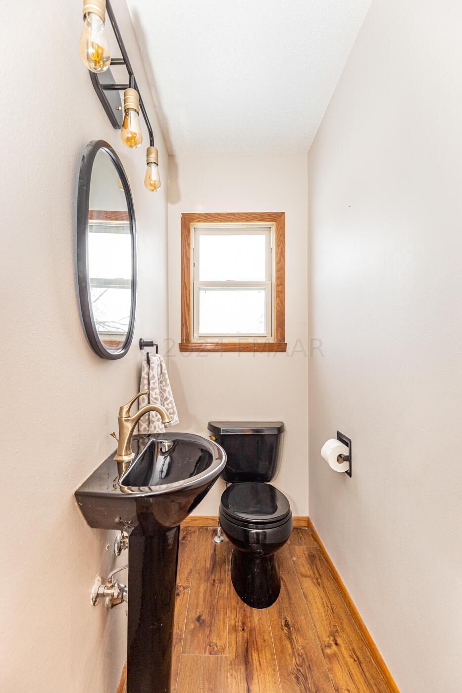 1/2 Bathroom