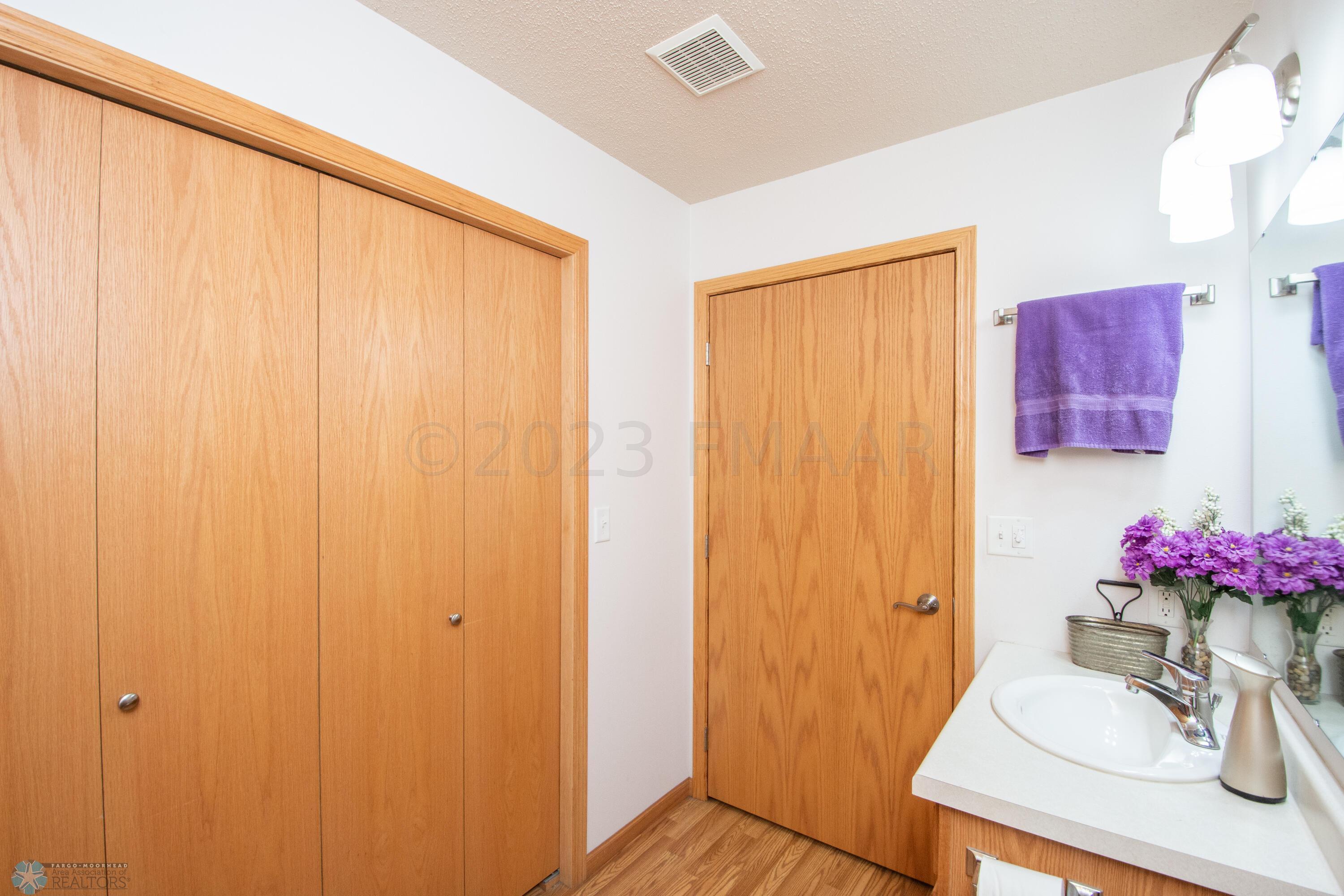 Main Floor Full Bath