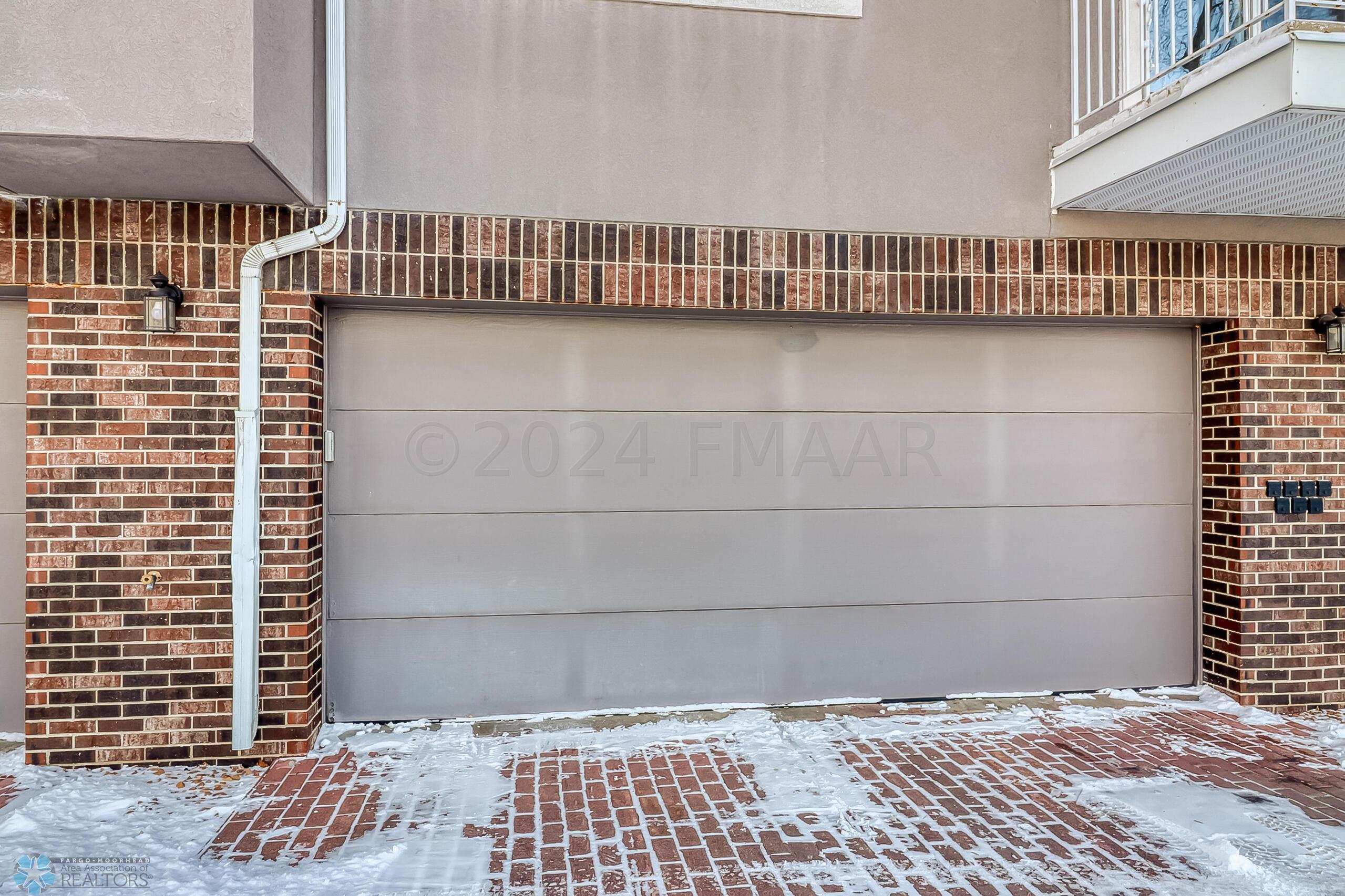 Exterior_garage1_1