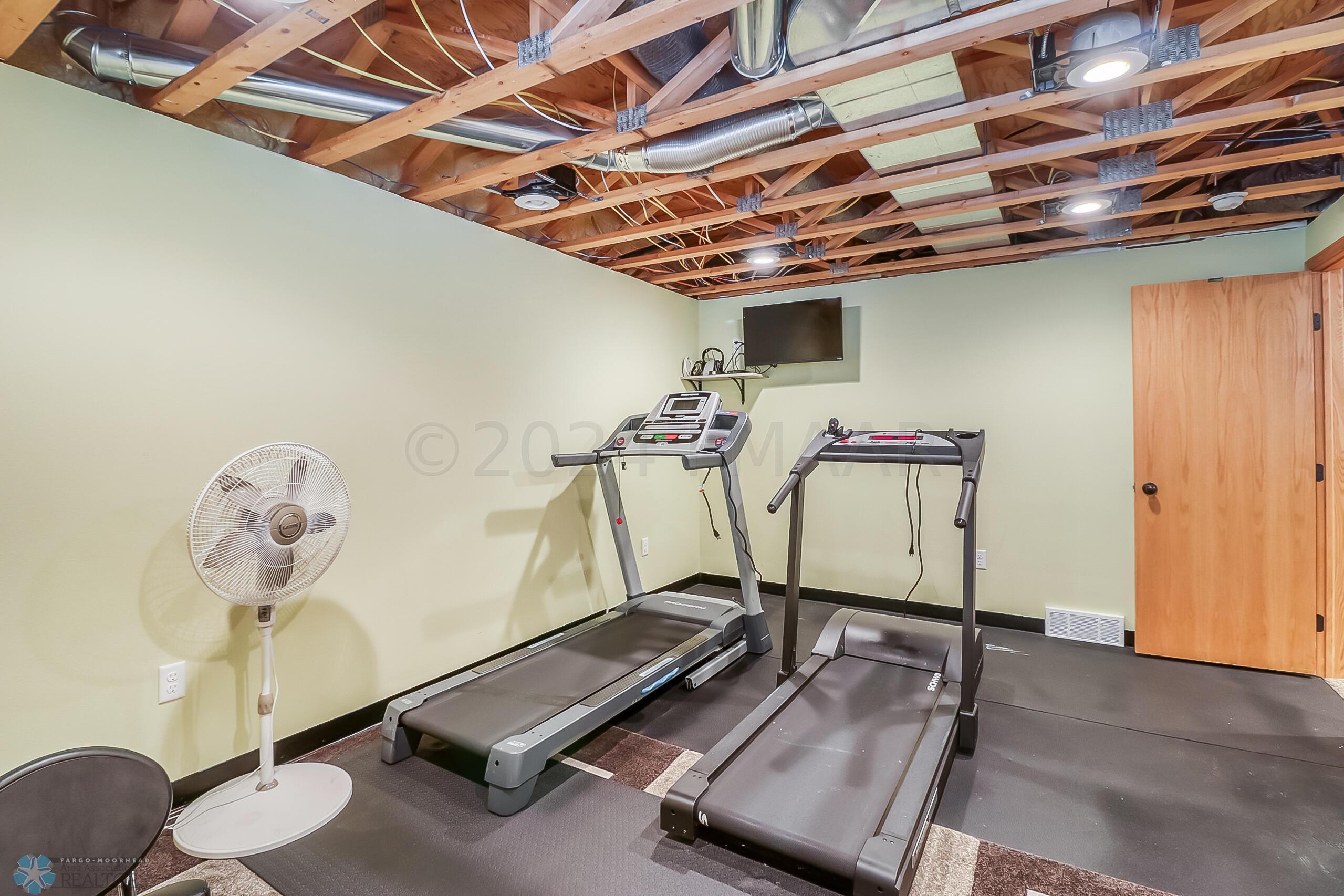Basement_exercise room1_2