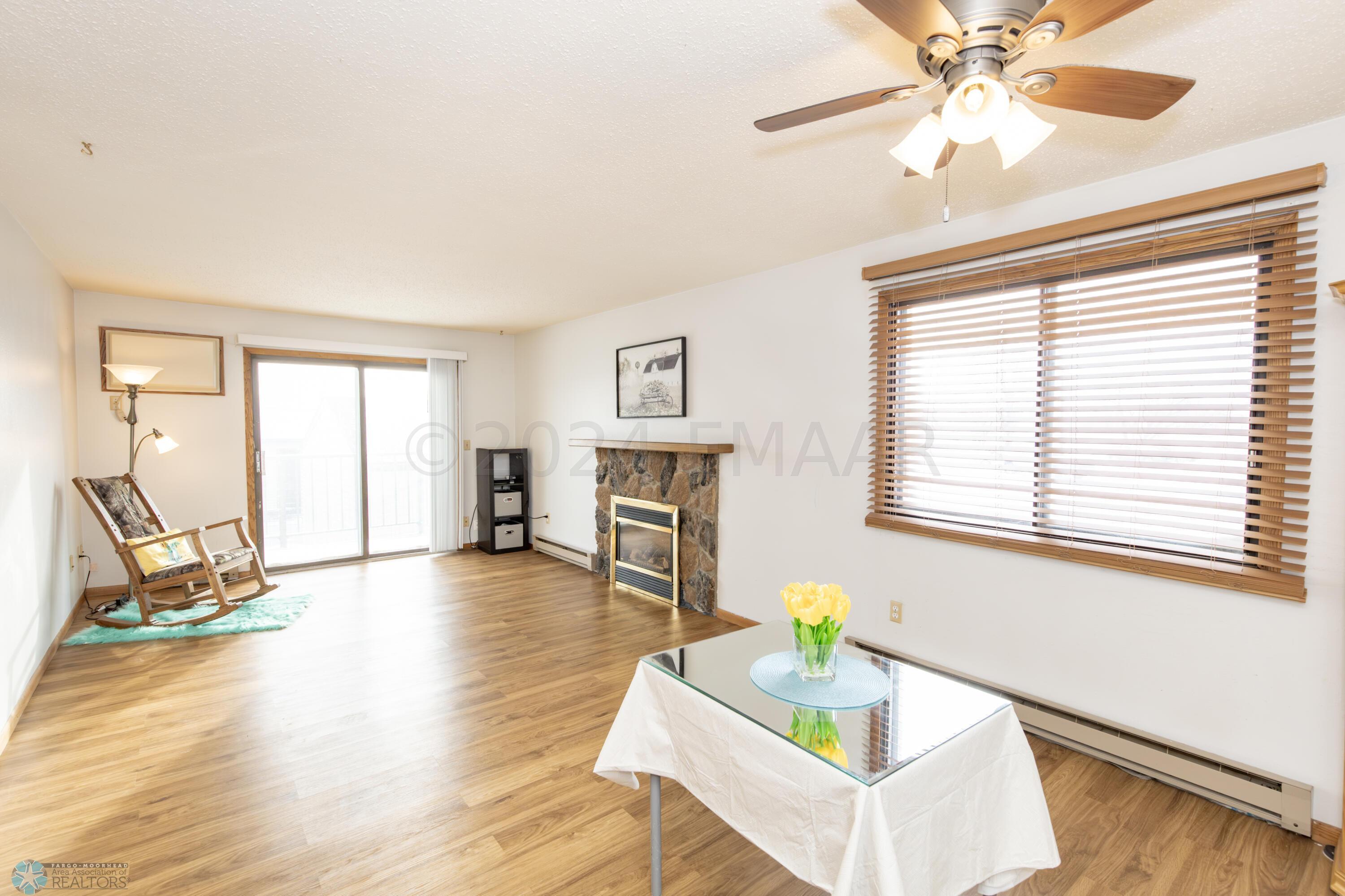 Living Room/Dining