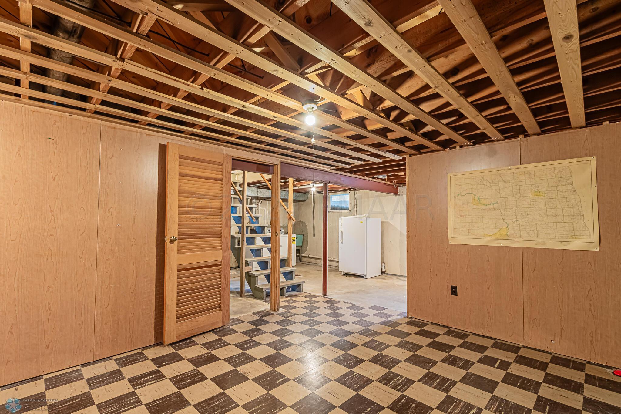 1714 16th St S Fargo, ND-20
