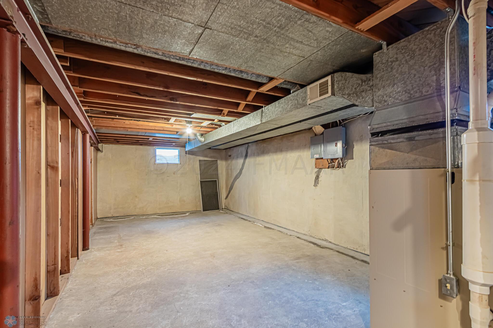 1714 16th St S Fargo, ND-23