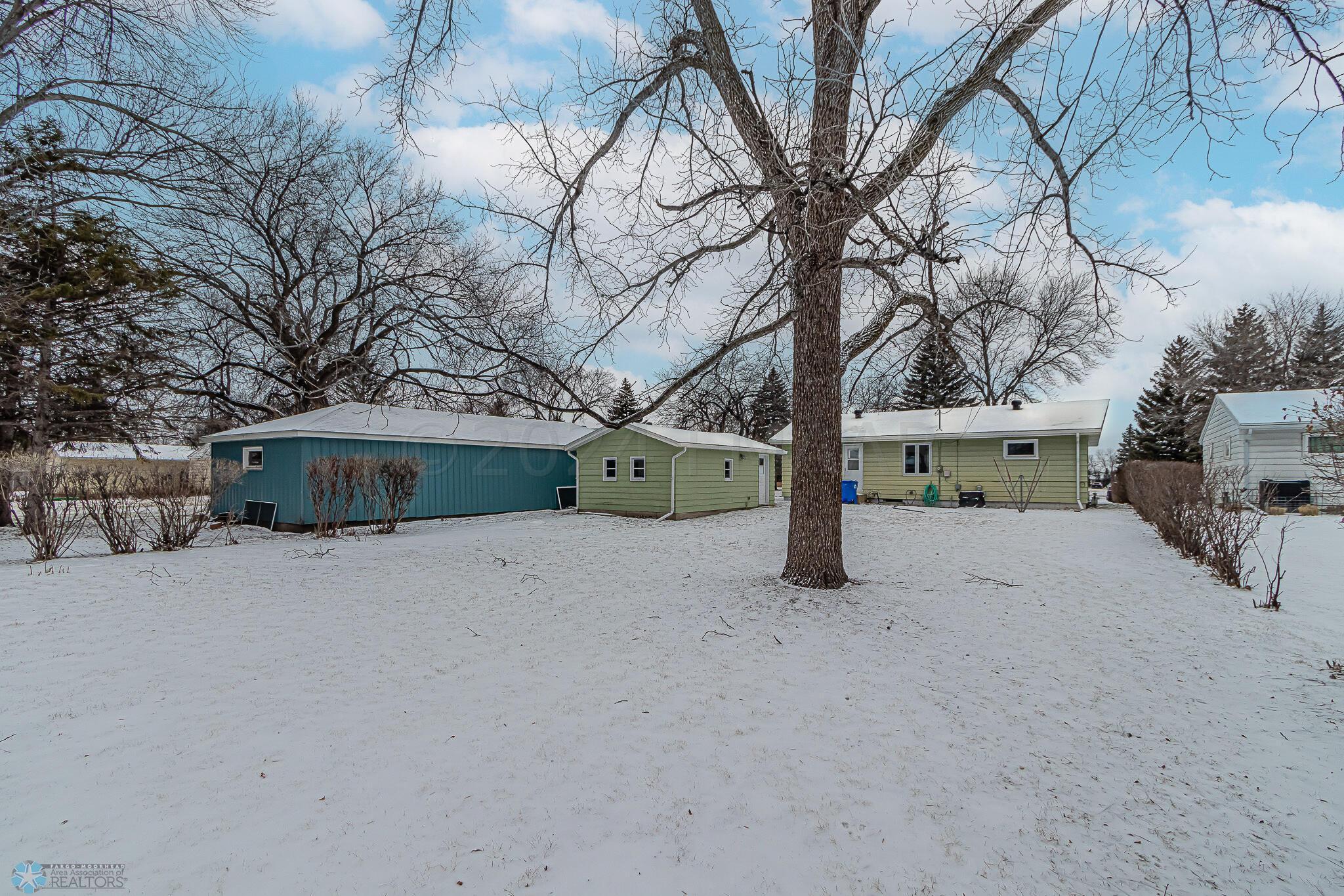 1714 16th St S Fargo, ND-36