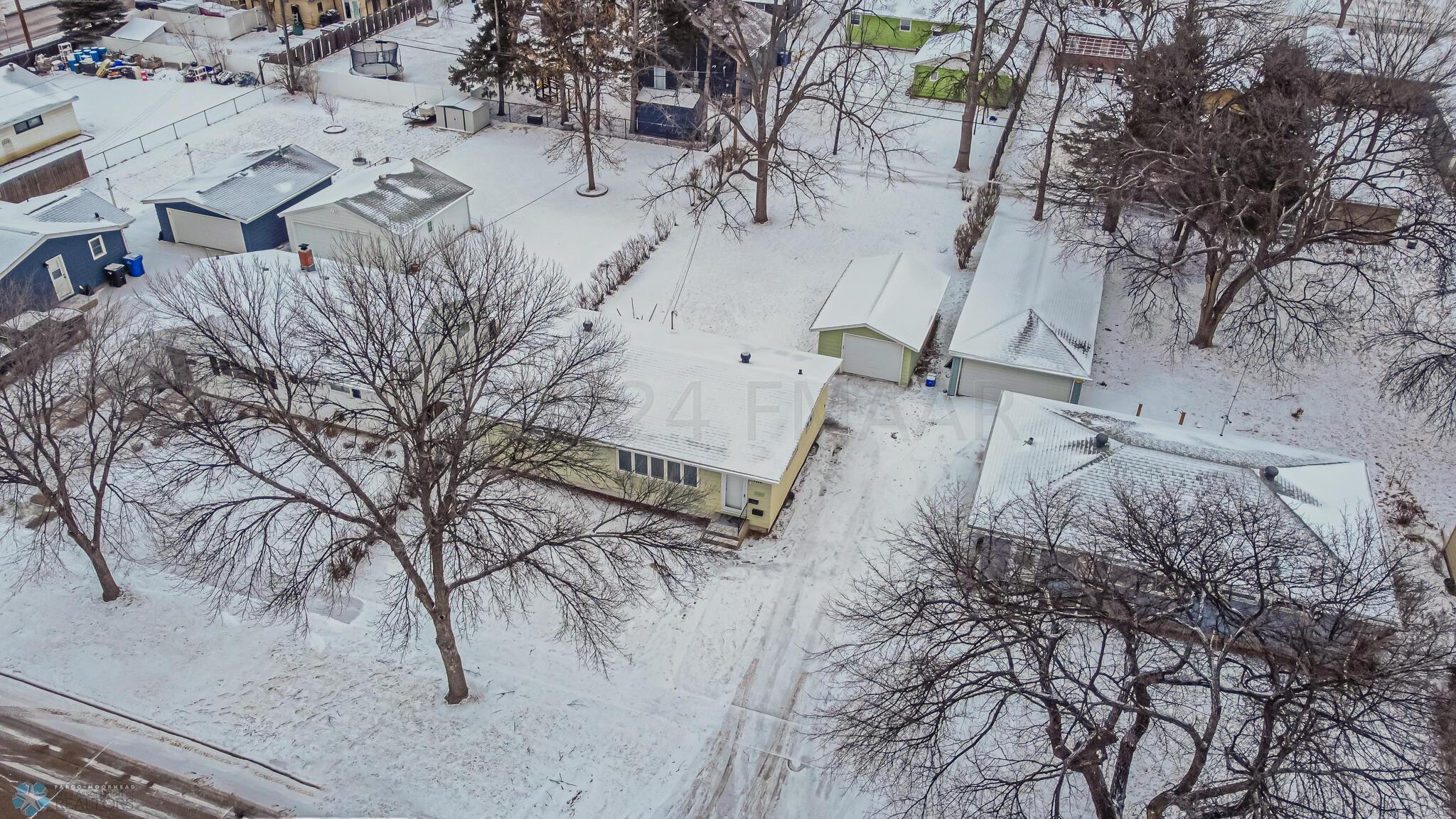 1714 16th St S Fargo, ND-40
