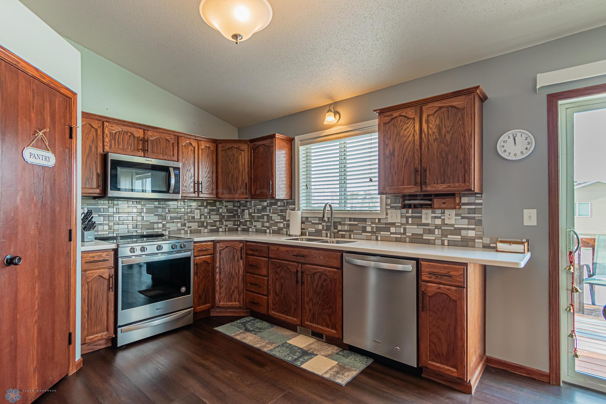4241 17th St S, Moorhead, MN 56560-21