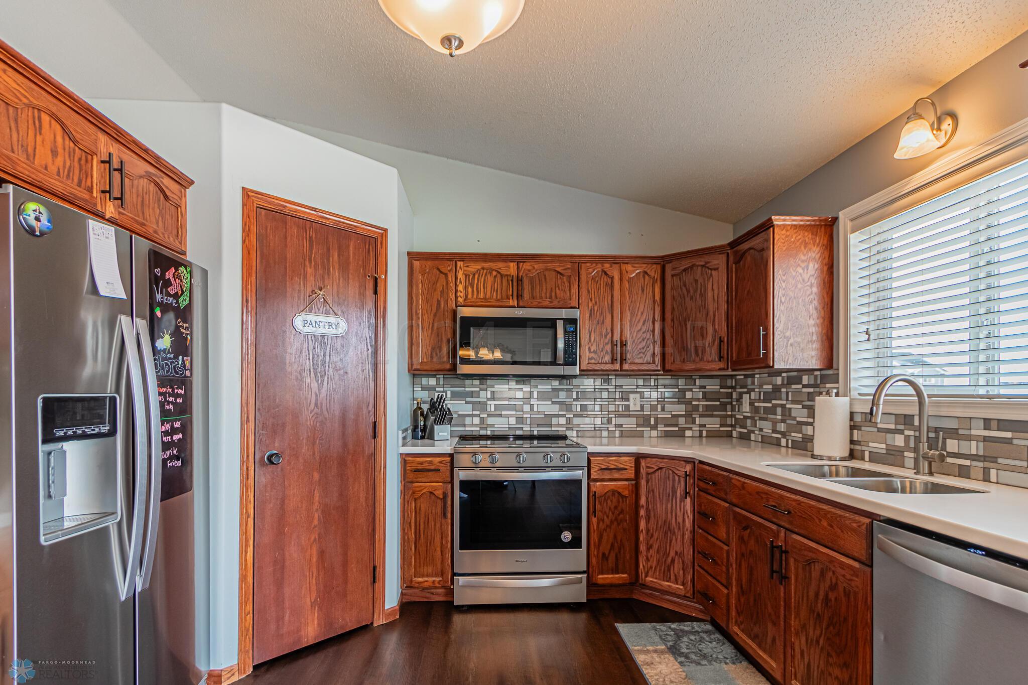4241 17th St S, Moorhead, MN 56560-23
