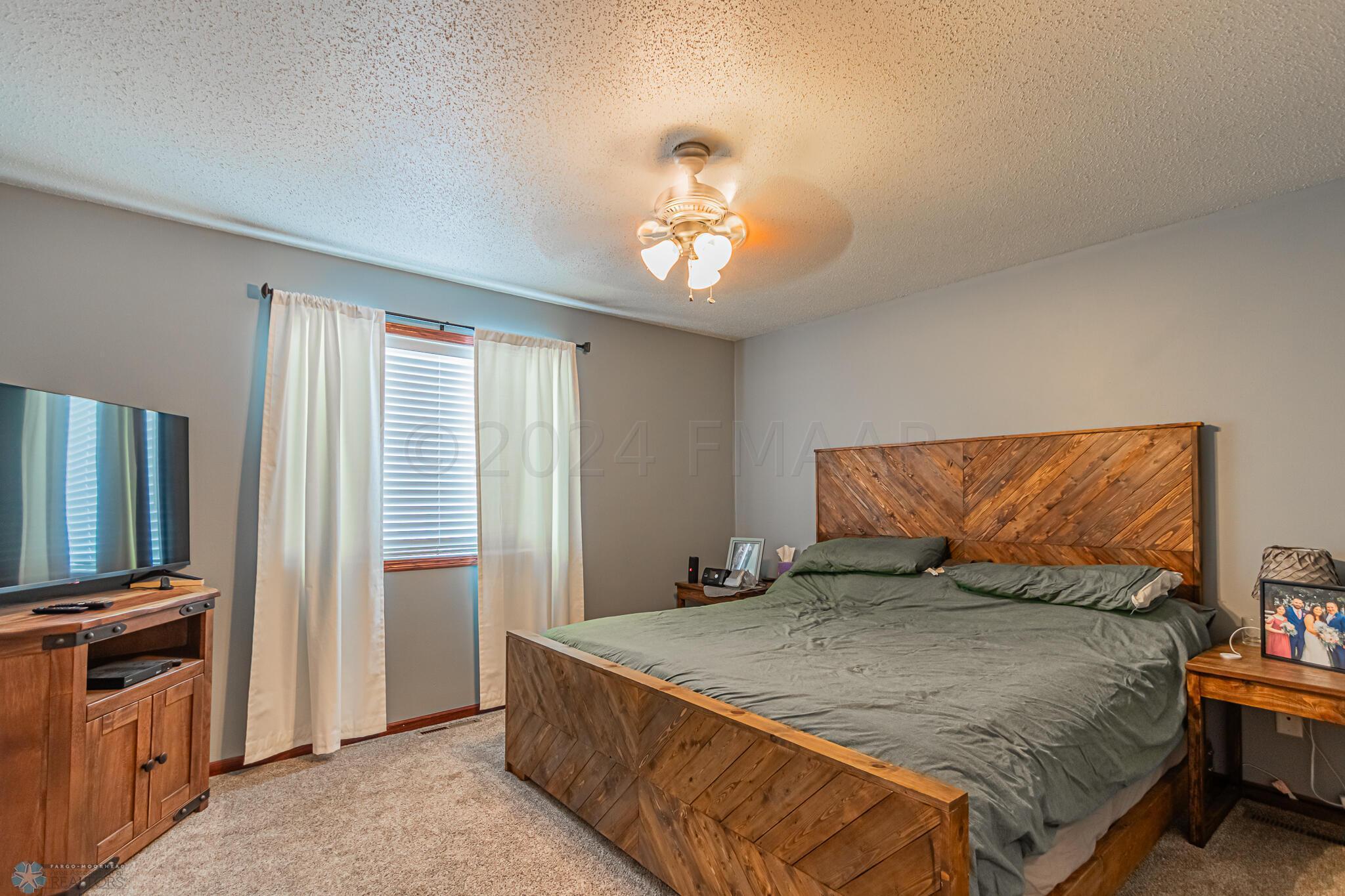 4241 17th St S, Moorhead, MN 56560-14