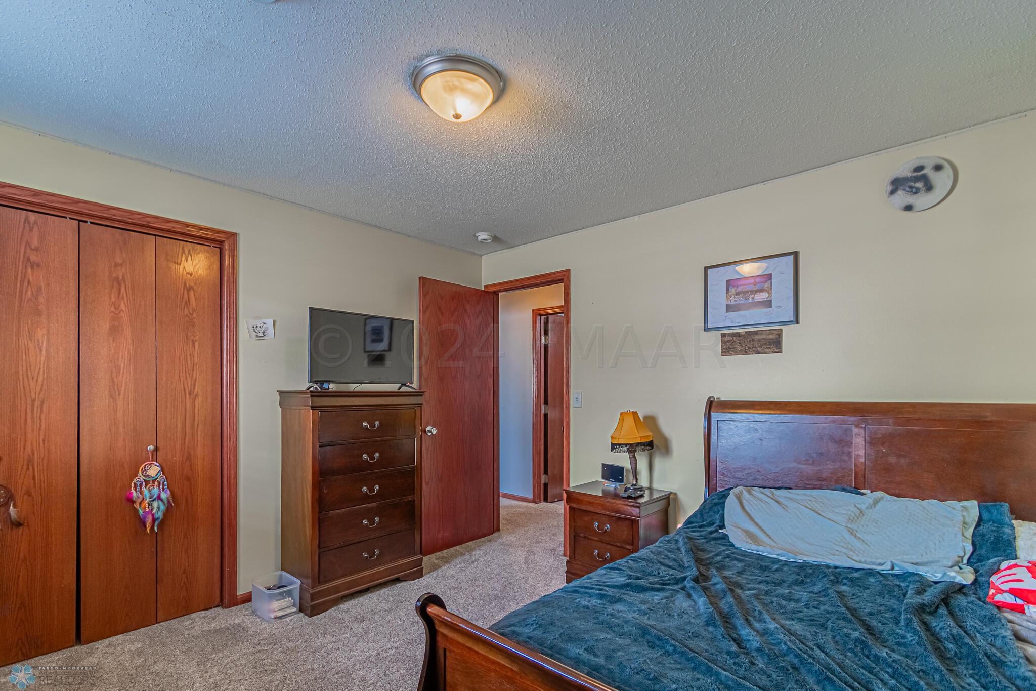 4241 17th St S, Moorhead, MN 56560-05
