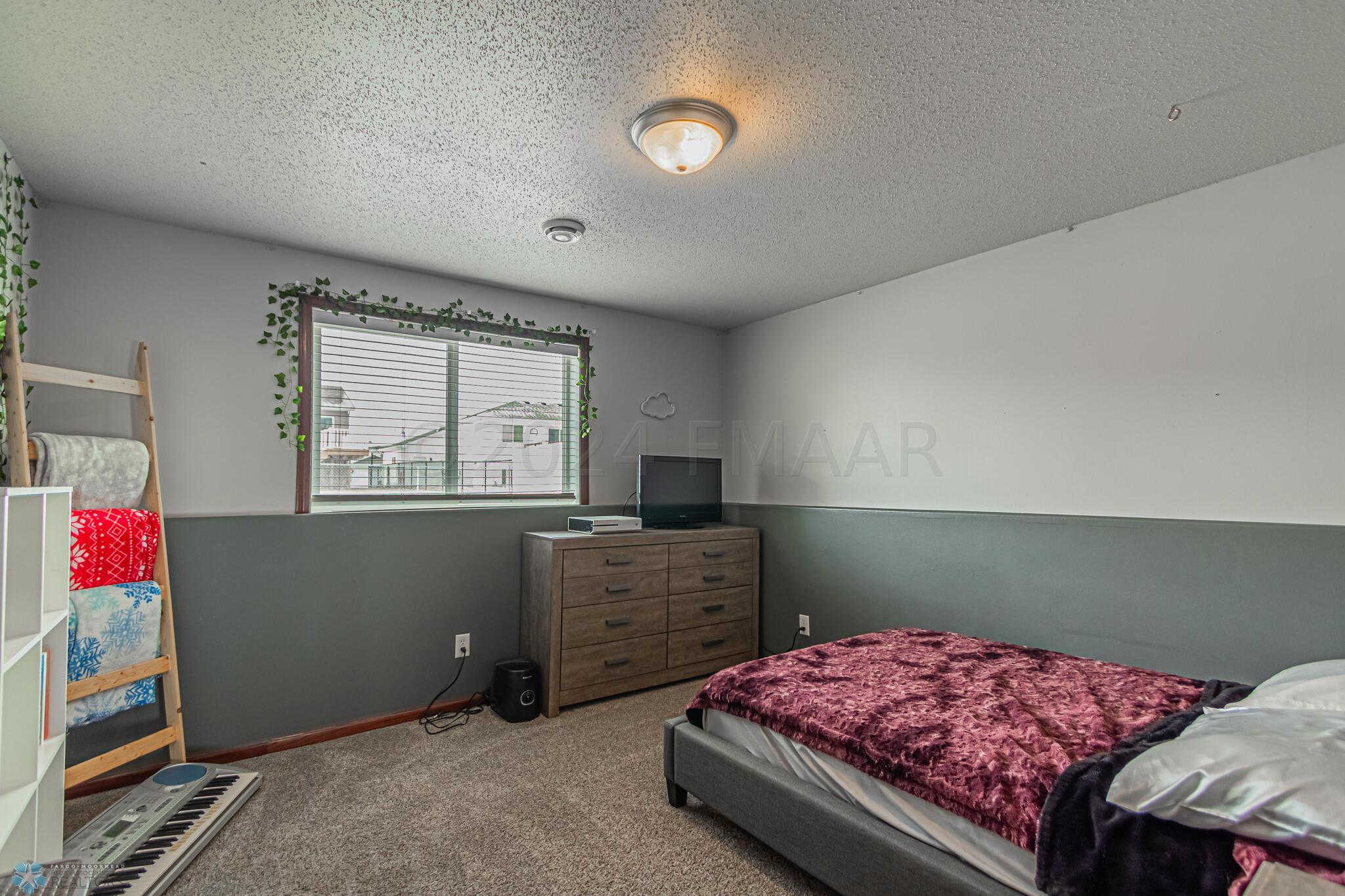 4241 17th St S, Moorhead, MN 56560-06