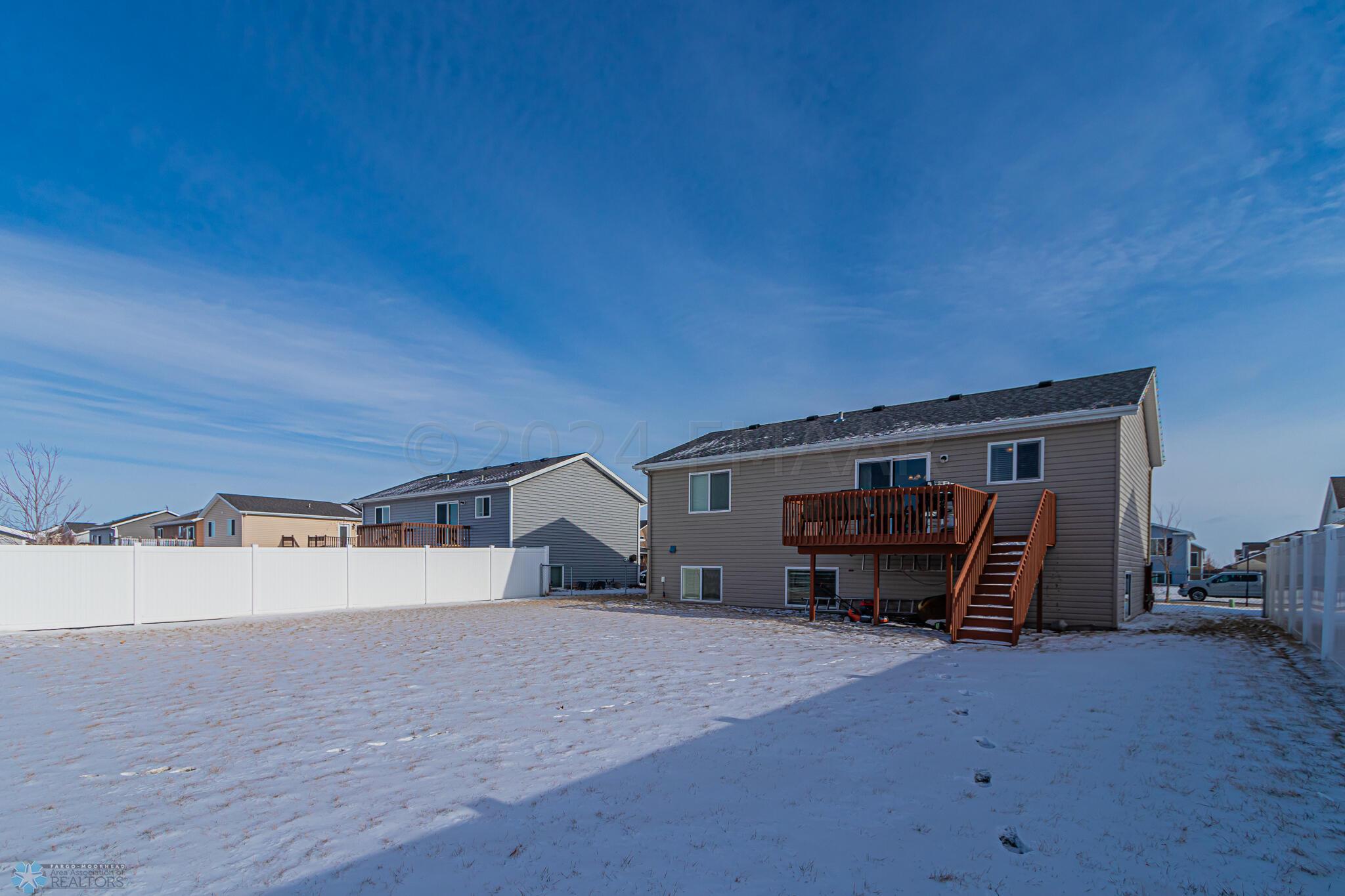 4241 17th St S, Moorhead, MN 56560-33