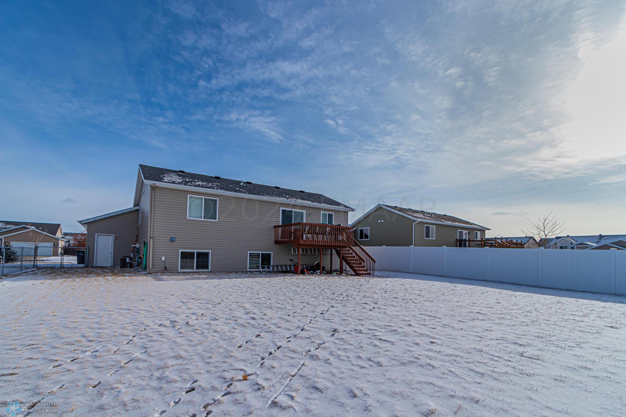 4241 17th St S, Moorhead, MN 56560-34