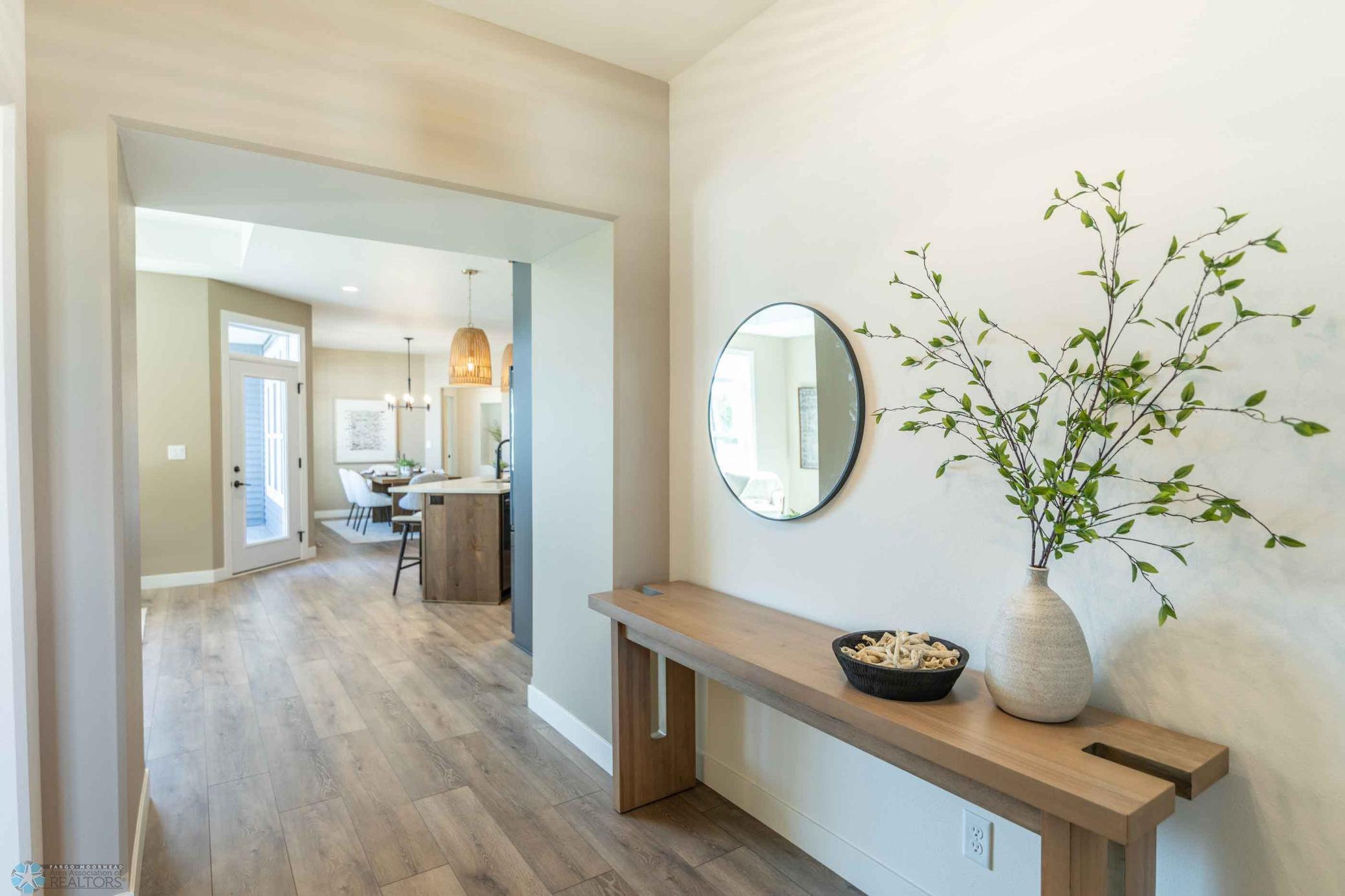 5188-front-foyer-inside.jpg
