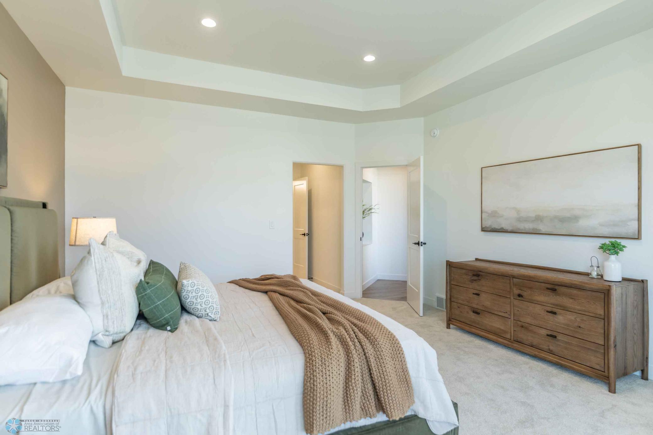 5188-primary-bedroom-bathroom-view.jpg