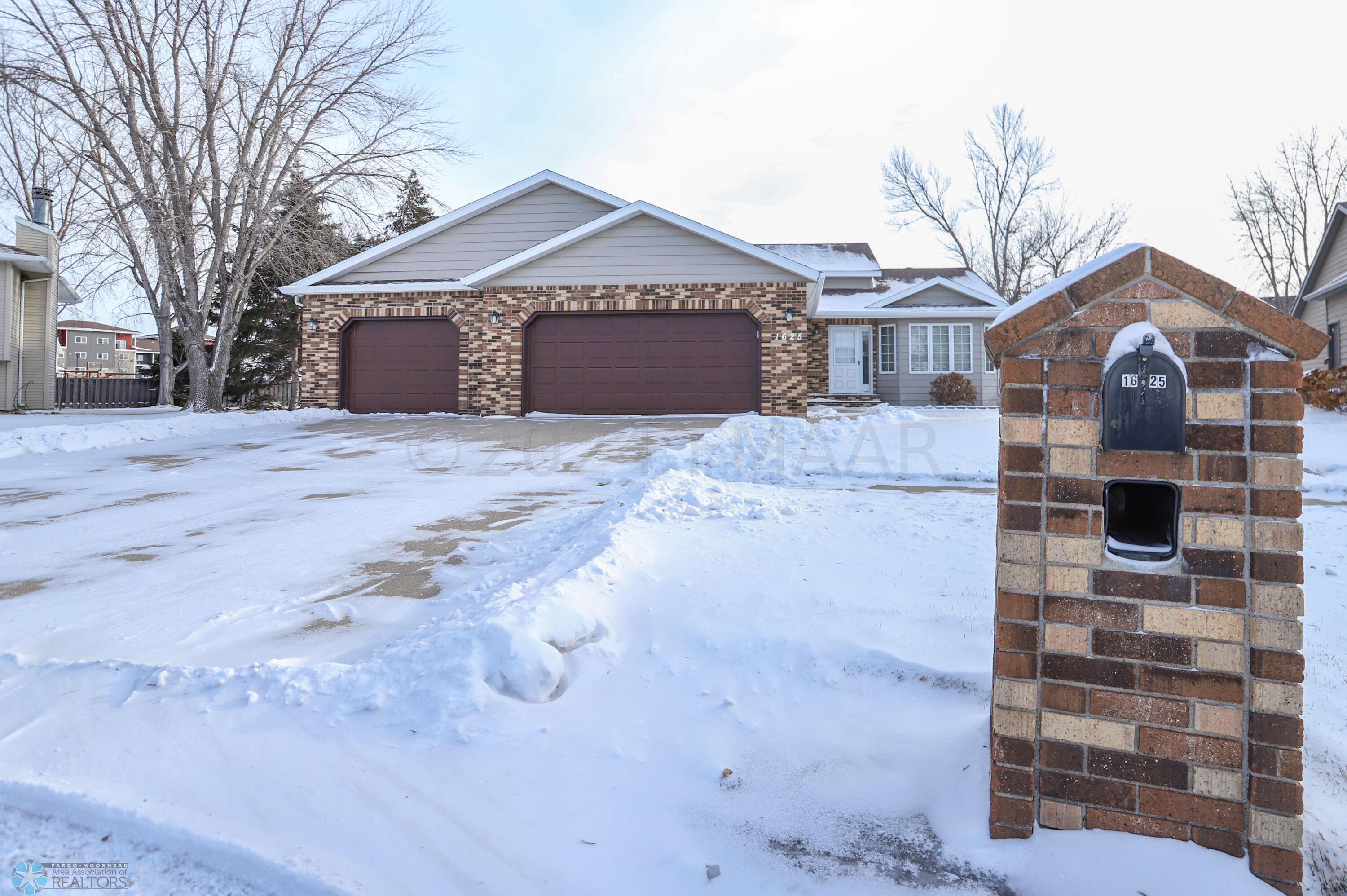 1625 Maple Place